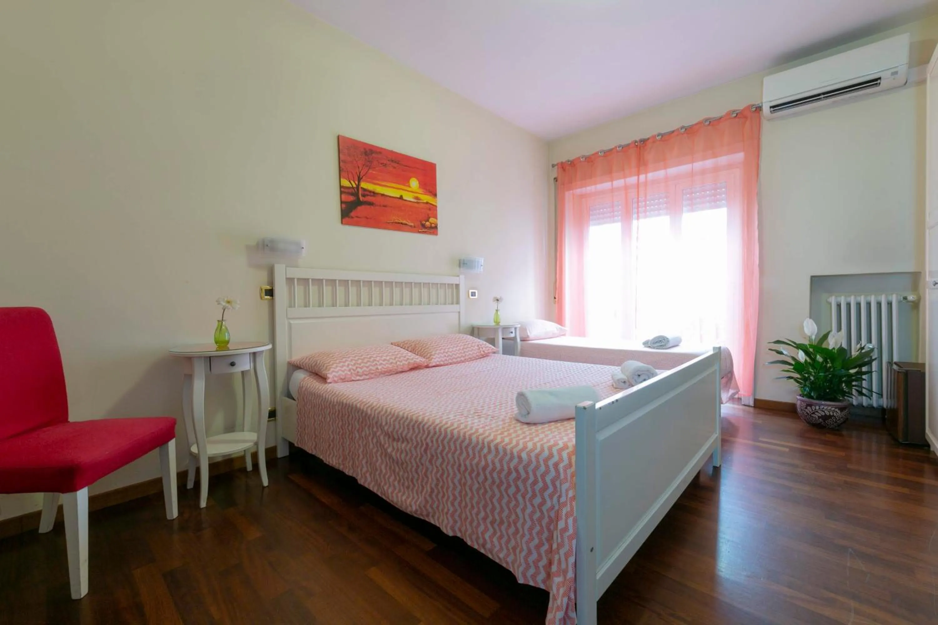 Photo of the whole room, Bed in AnnoDomini