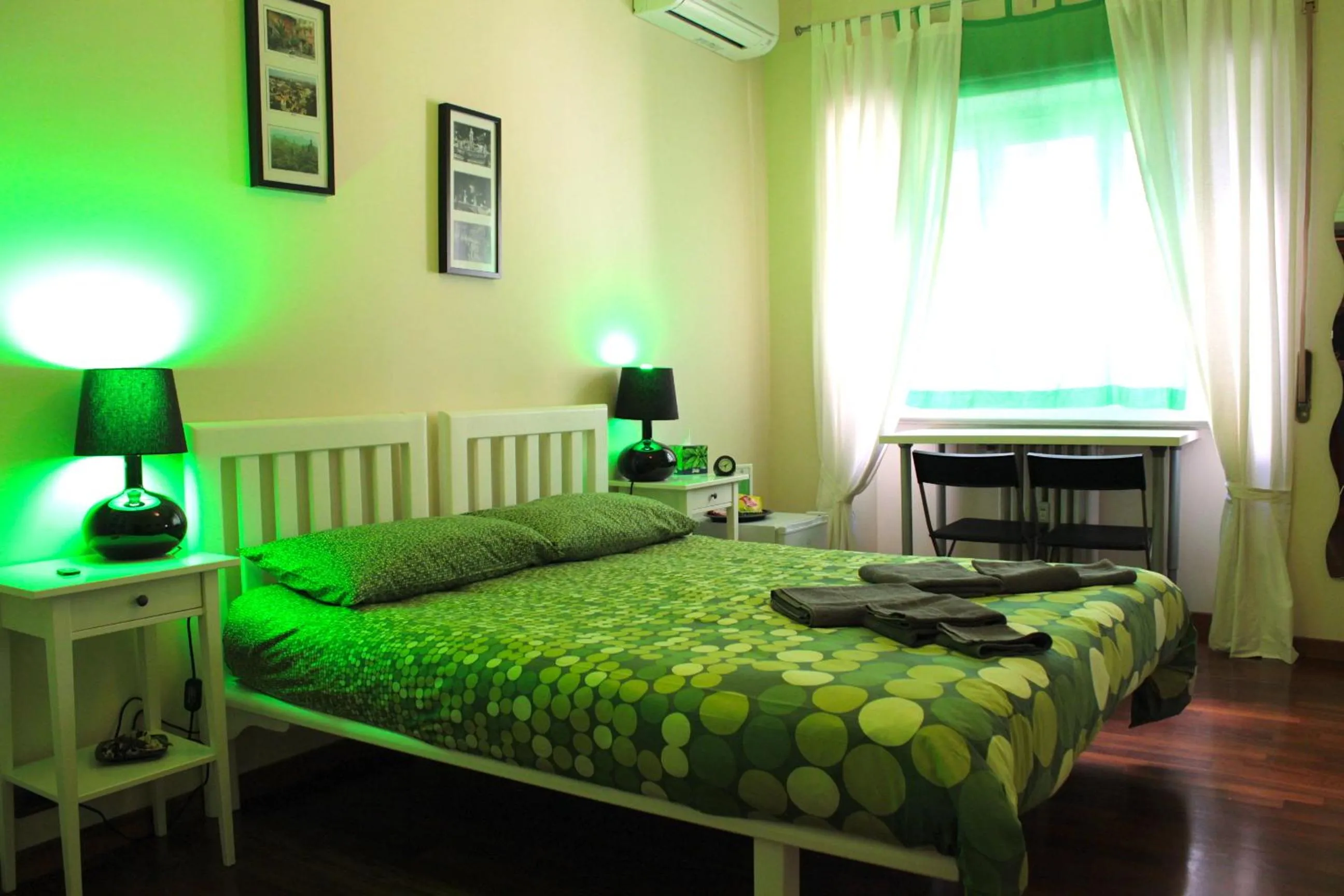 Bedroom, Bed in AnnoDomini