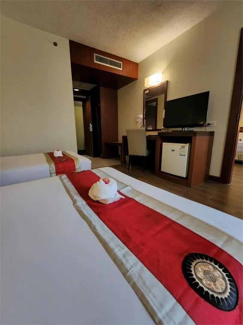 Bed in Hatyai Golden Crown Hotel