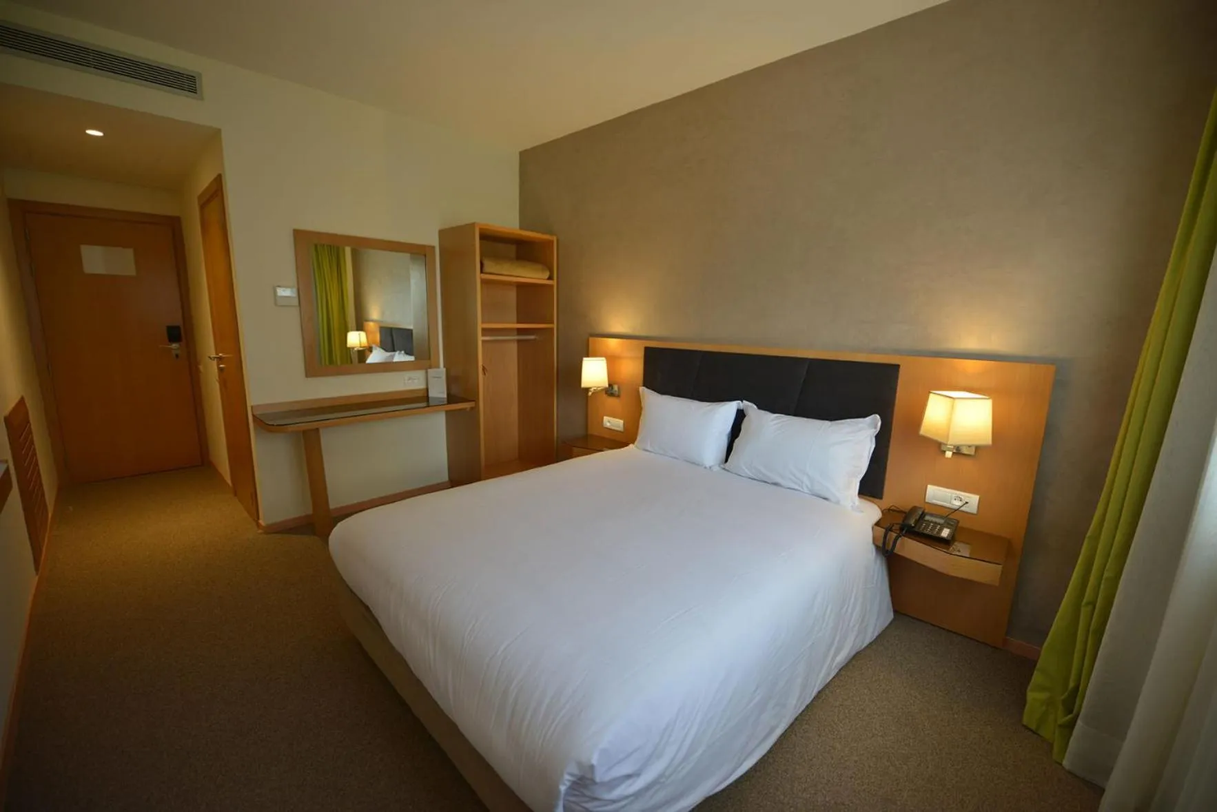 Bed in Annakhil Hotel