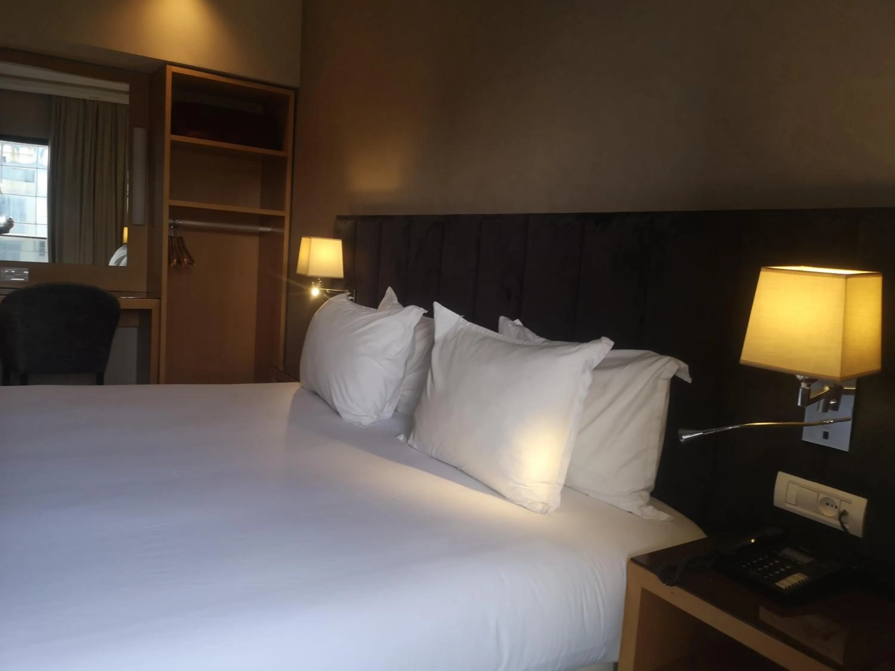 Bedroom, Bed in Annakhil Hotel