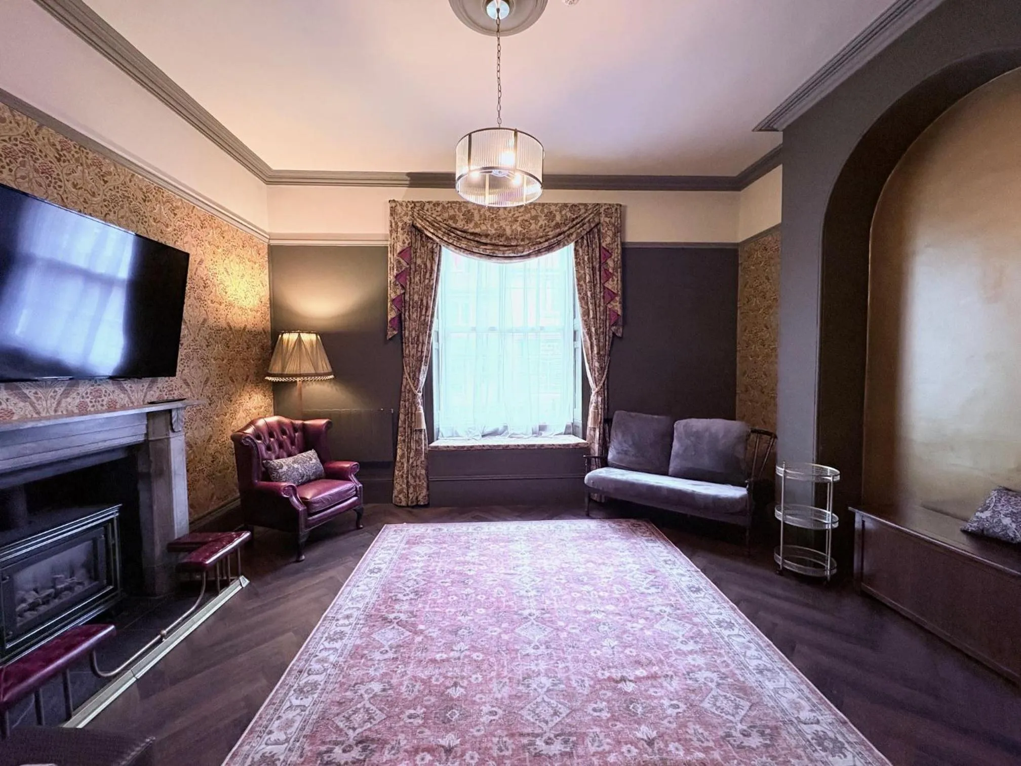 Communal lounge/ TV room in Fairlawn House