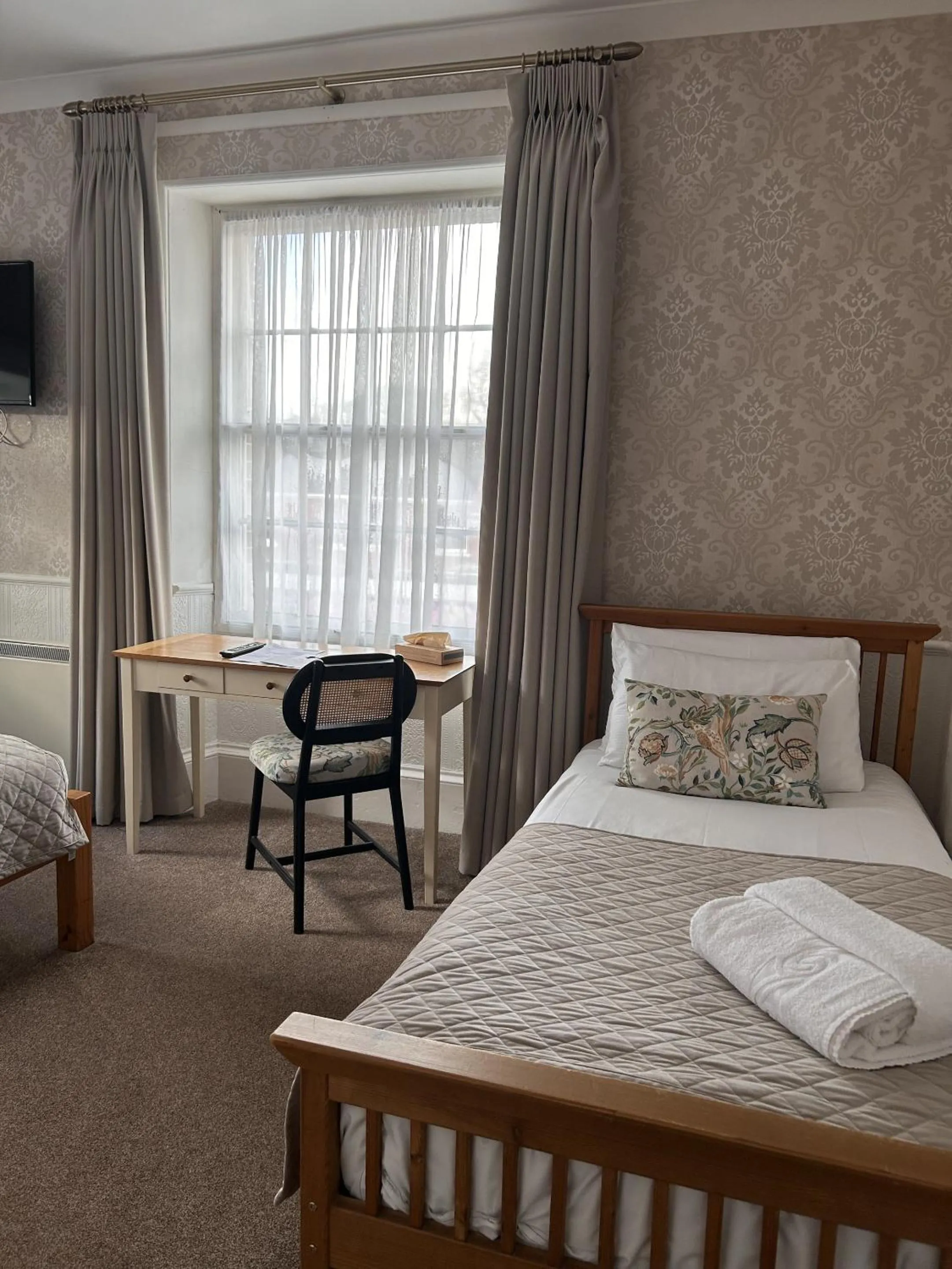 Bedroom, Bed in Fairlawn House