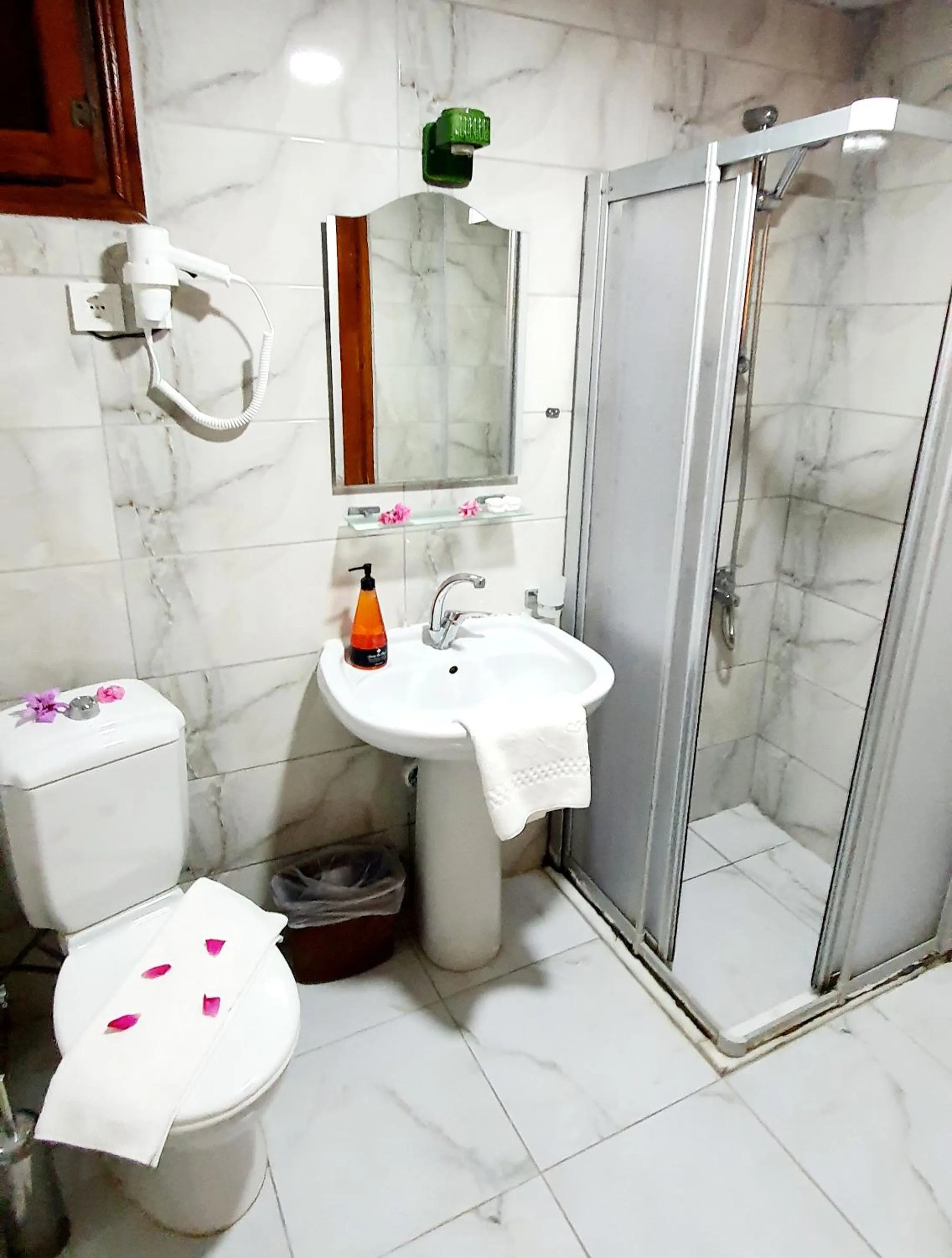 Bathroom in Palmen Apart Hotel