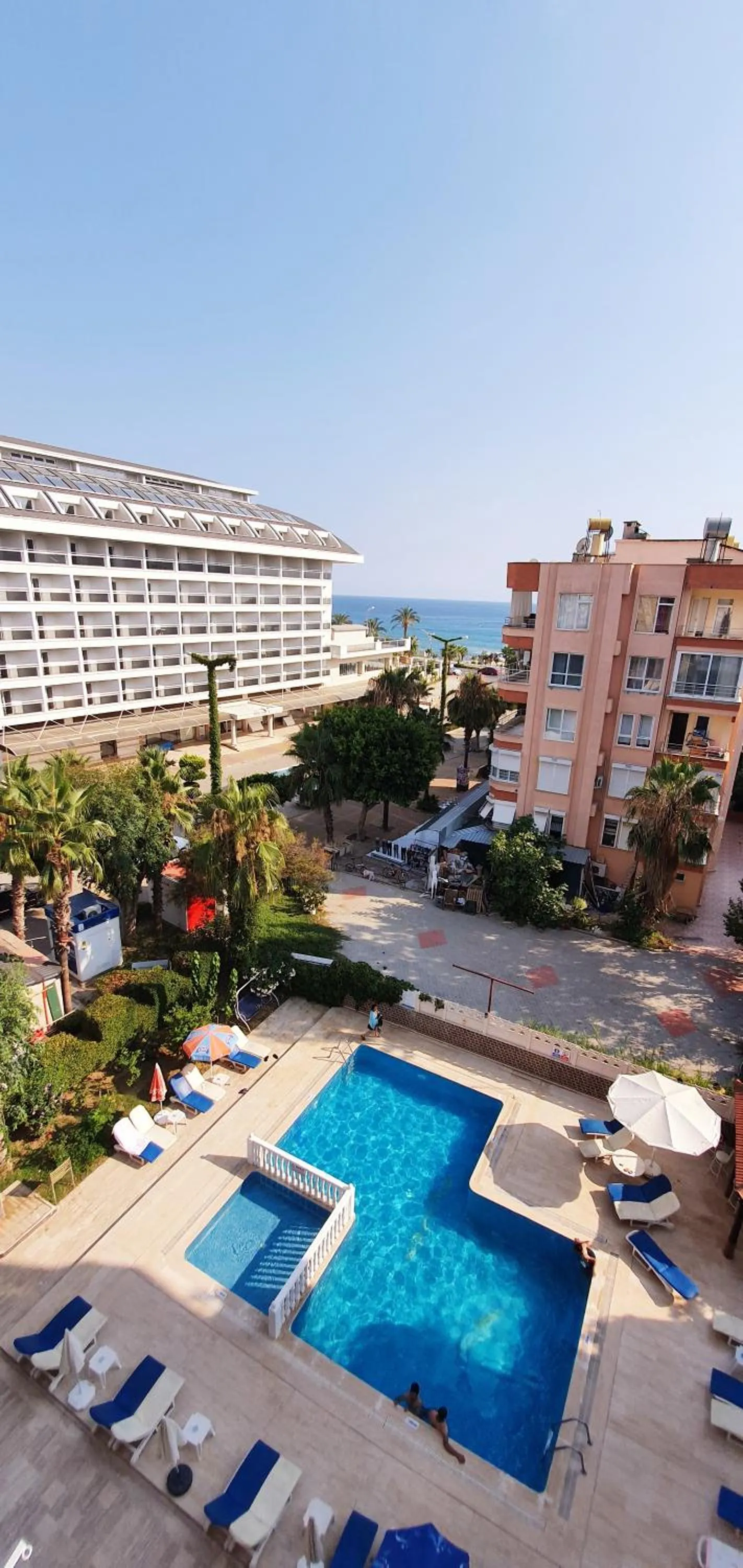 Pool view in Palmen Apart Hotel