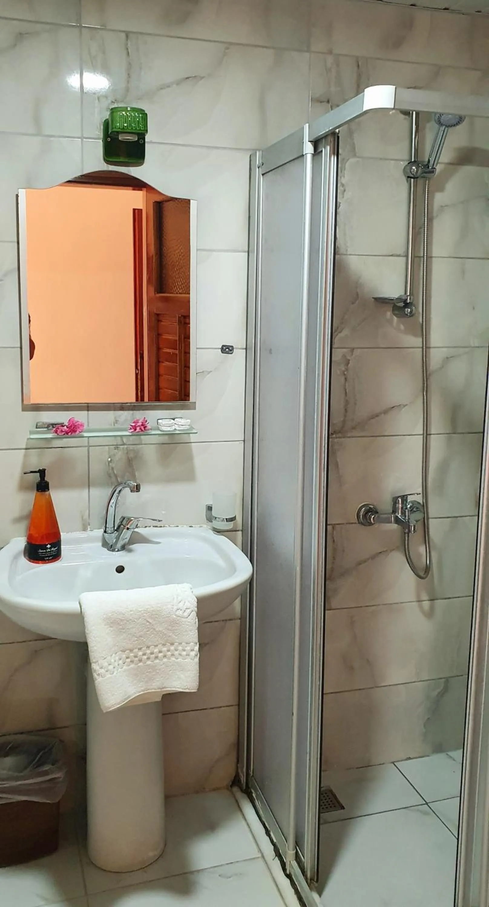 Bathroom in Palmen Apart Hotel