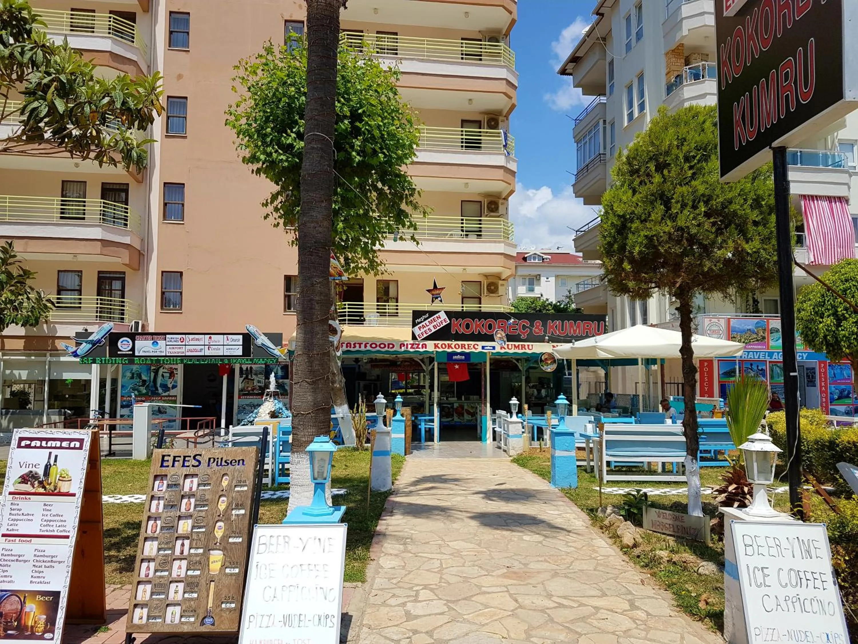 Restaurant/places to eat in Palmen Apart Hotel