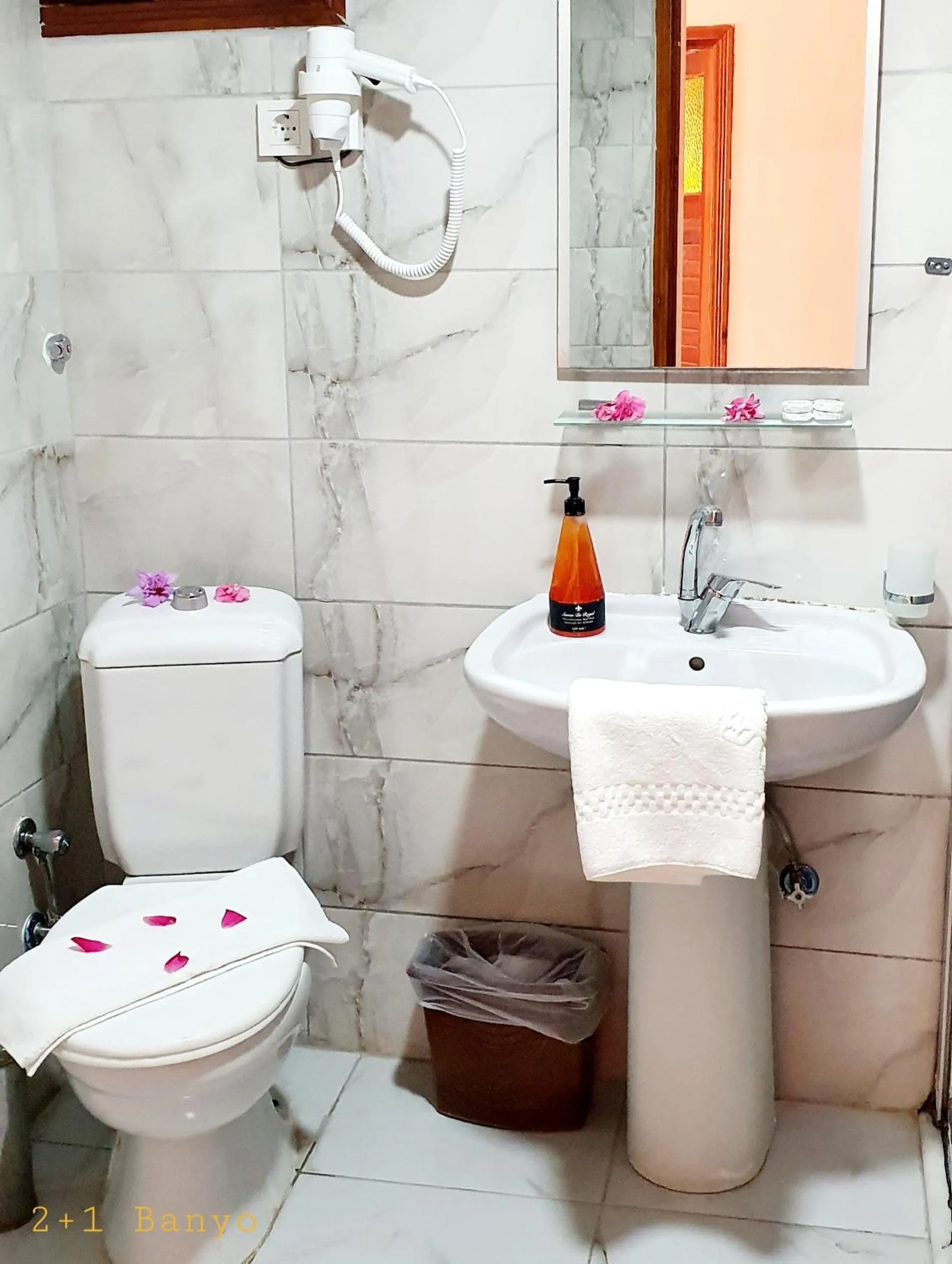 Bathroom in Palmen Apart Hotel