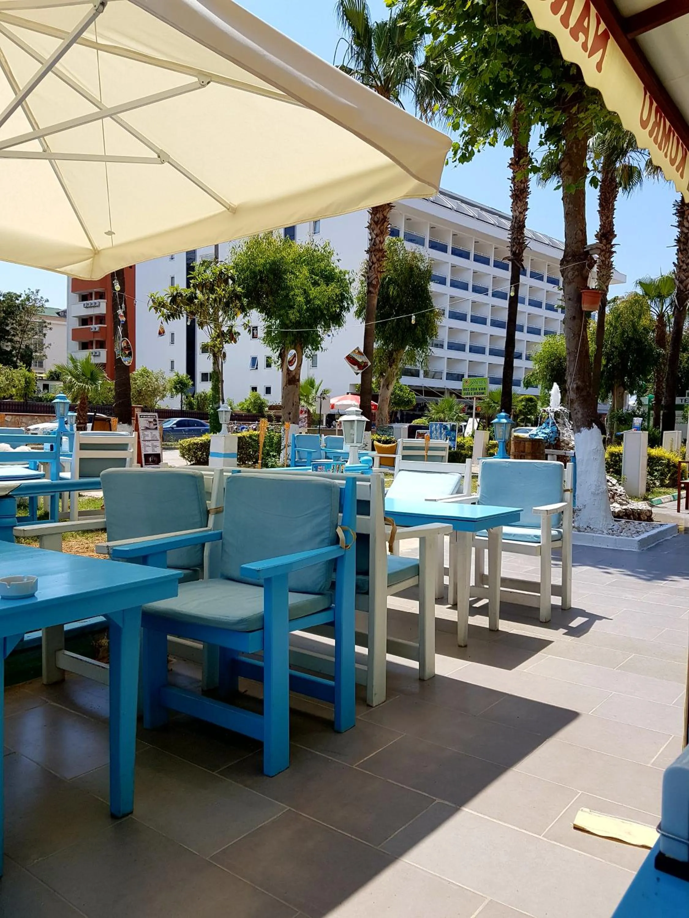 Restaurant/places to eat in Palmen Apart Hotel