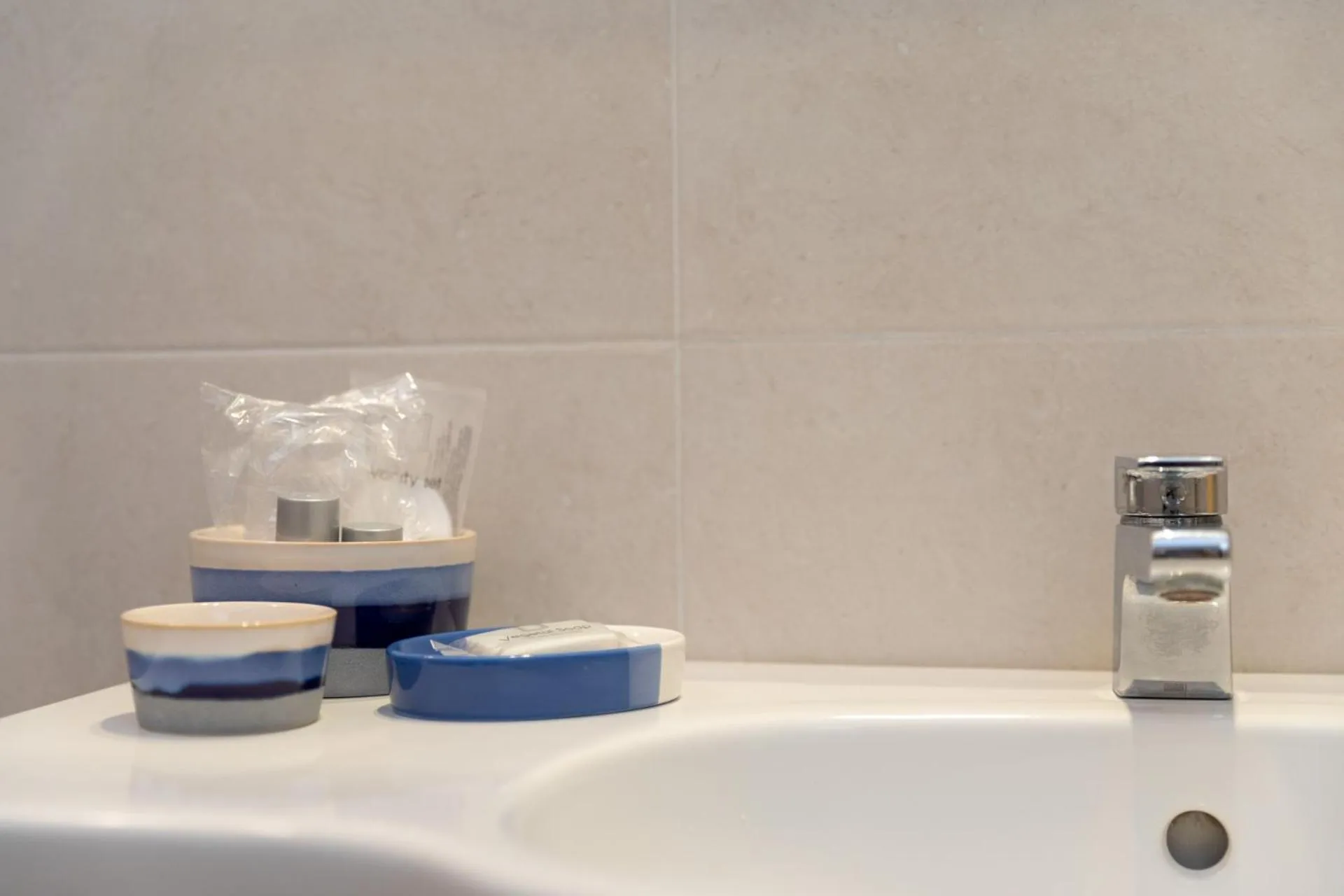 Bathroom in Gimmi Hotel