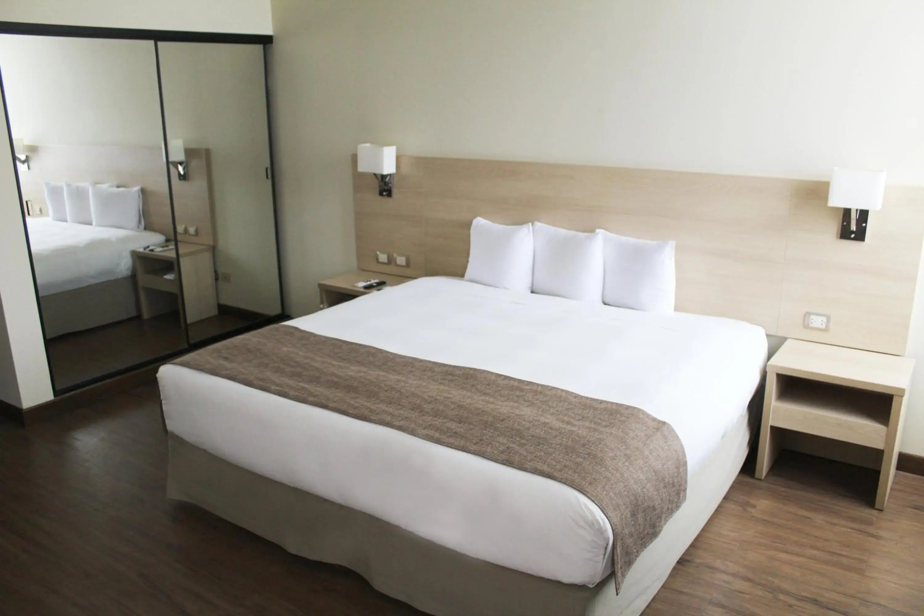 Suite in Del Prado Hotel Suite in Del Prado Hotel