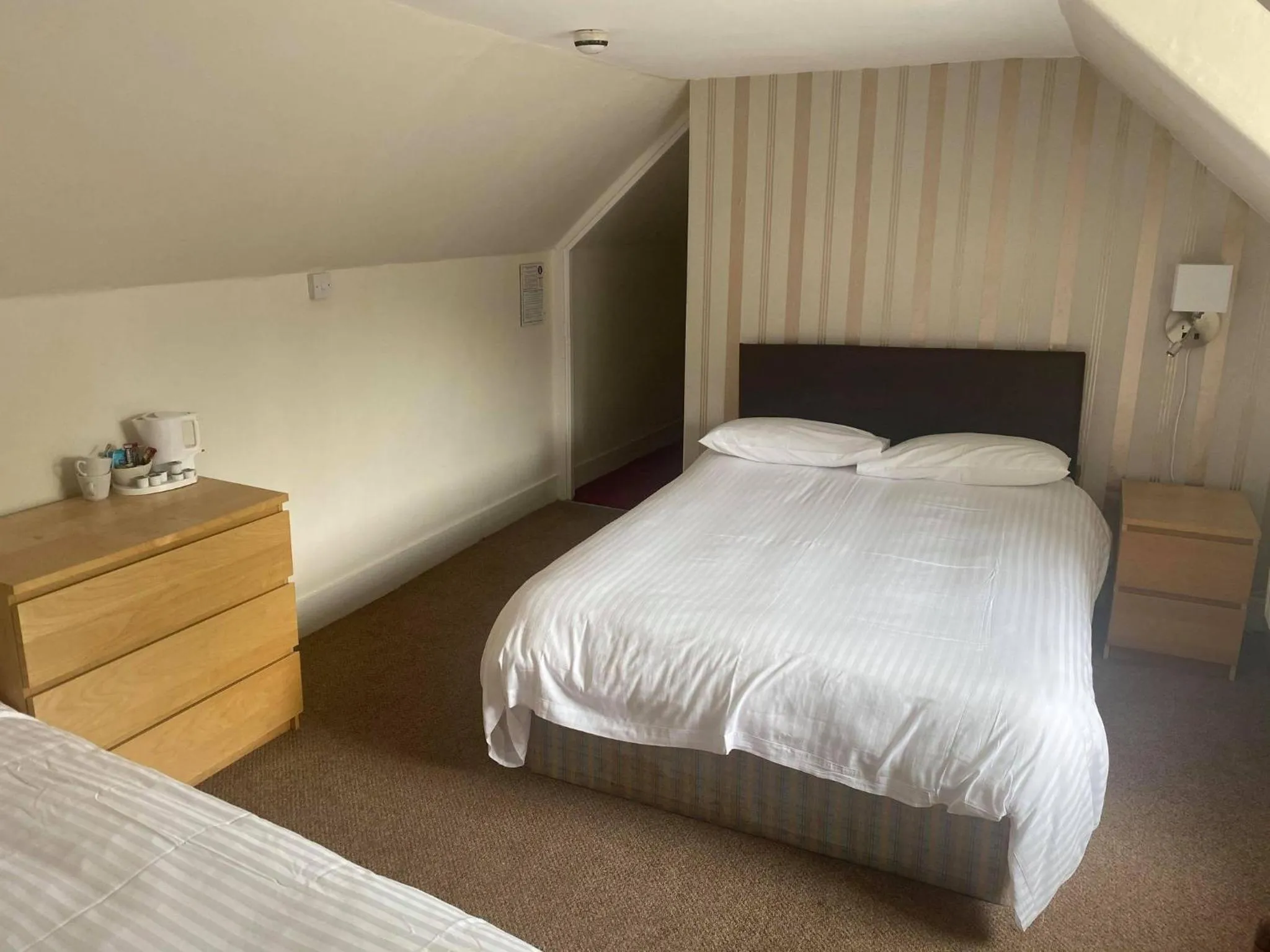 Bedroom, Bed in The White Hart Hotel