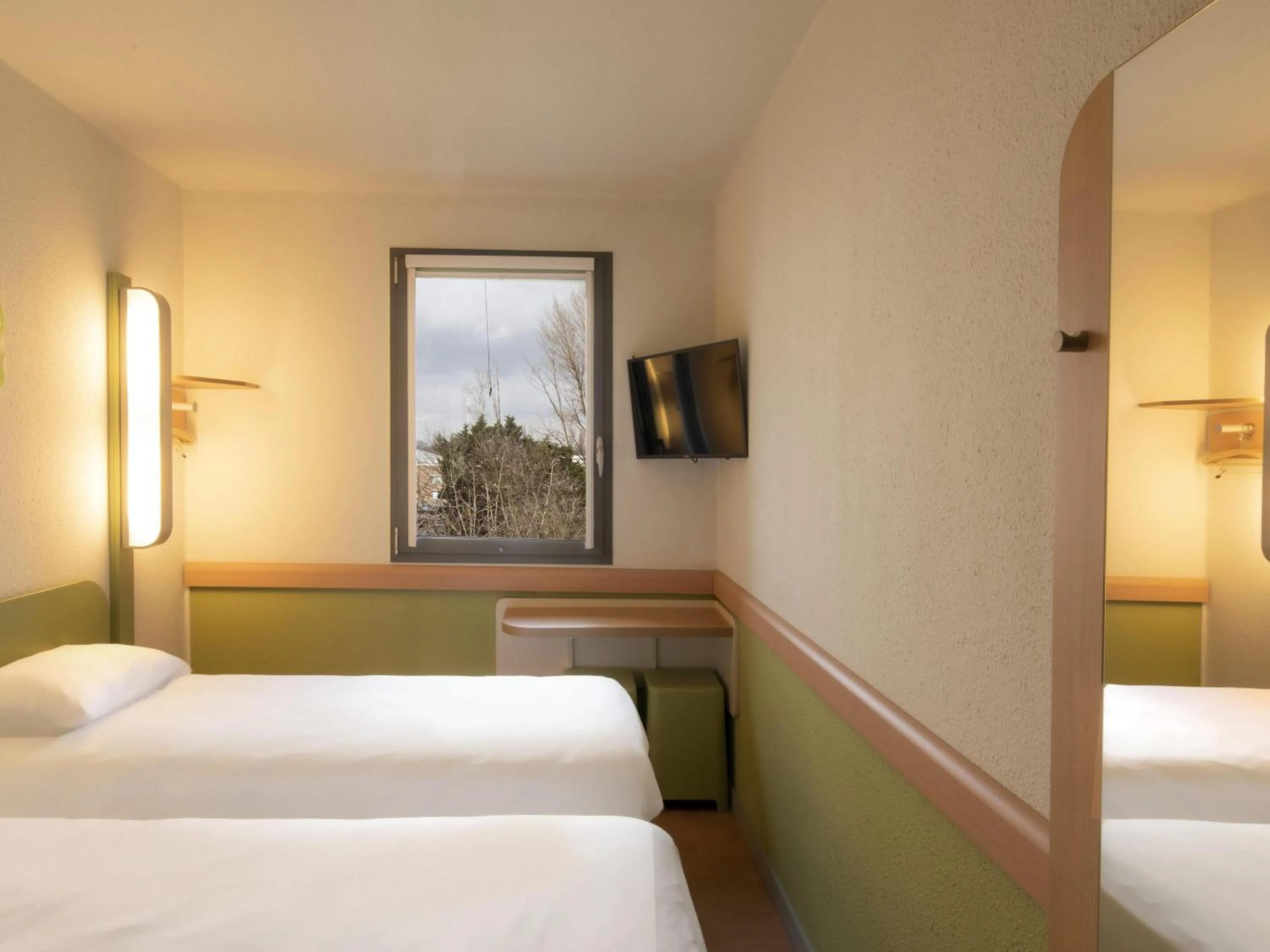 Bedroom, Bed in ibis budget Antwerpen Port