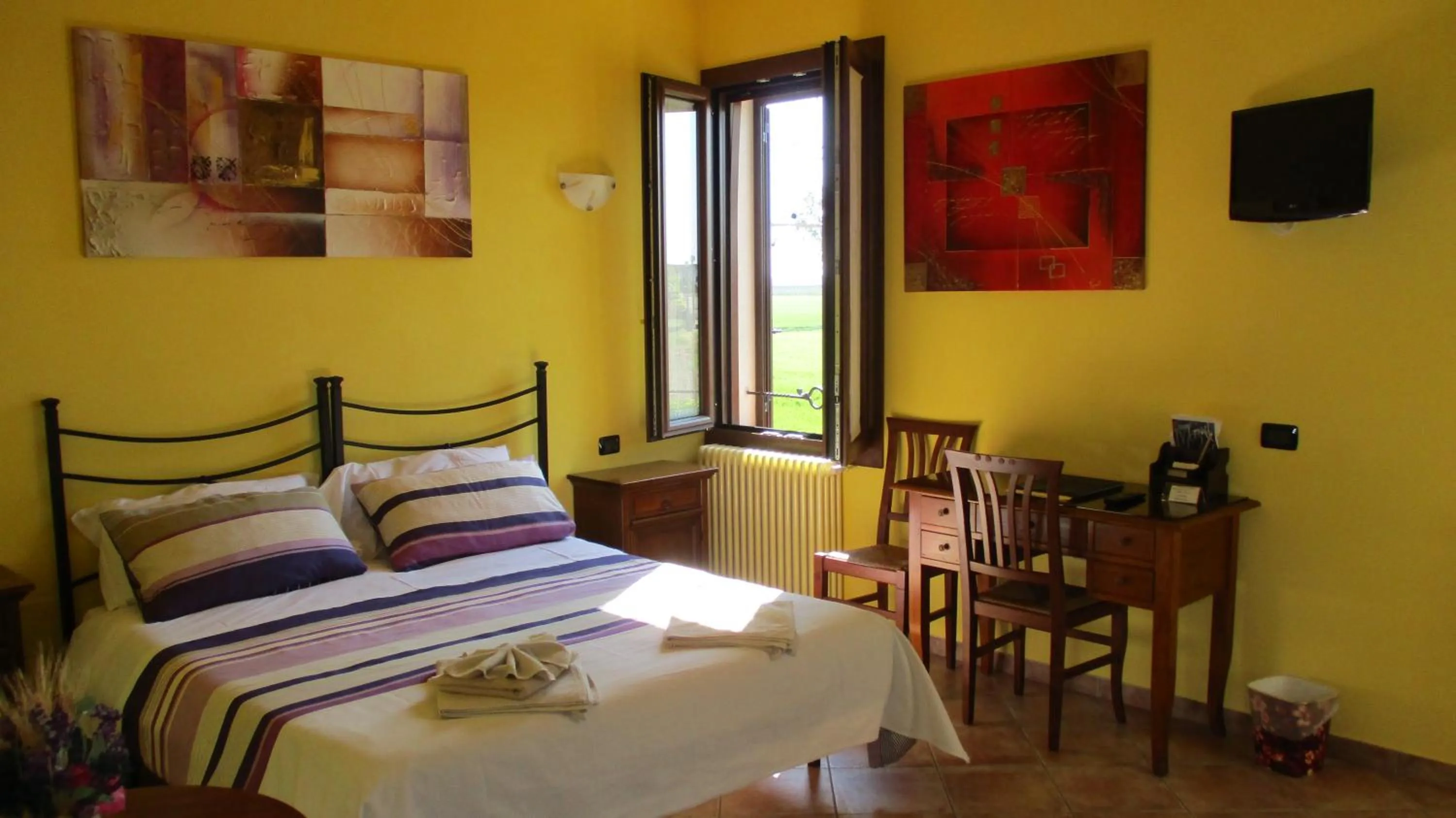 Photo of the whole room in Casa di Campagna B&B La Corte Ferrara