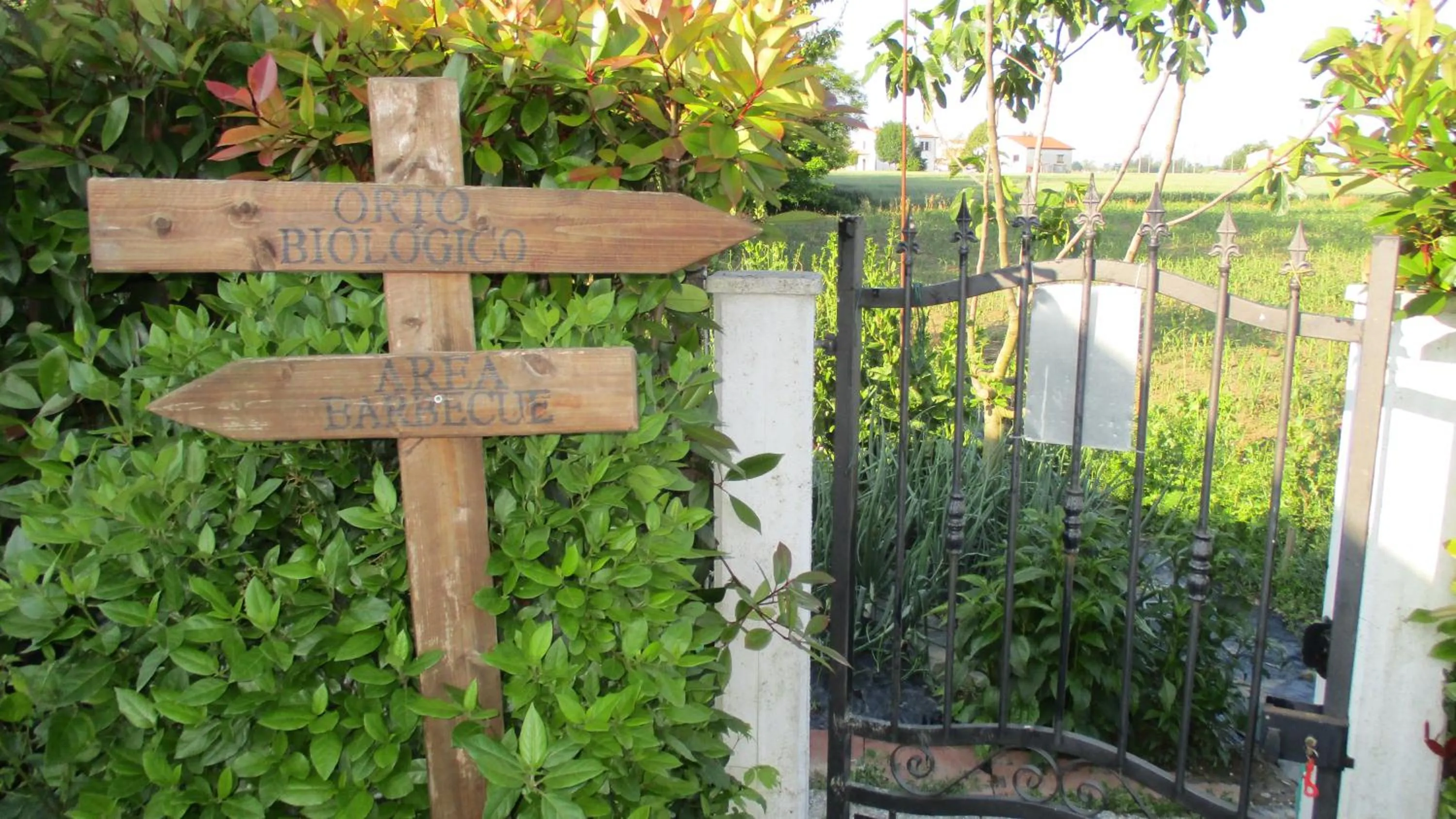 Garden in Casa di Campagna B&B La Corte Ferrara