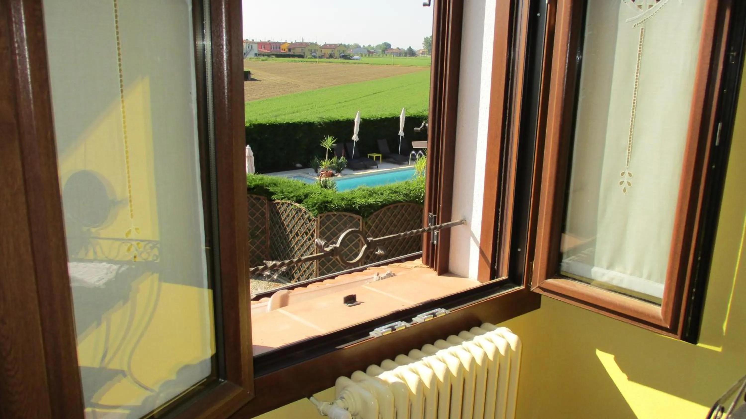 Photo of the whole room in Casa di Campagna B&B La Corte Ferrara