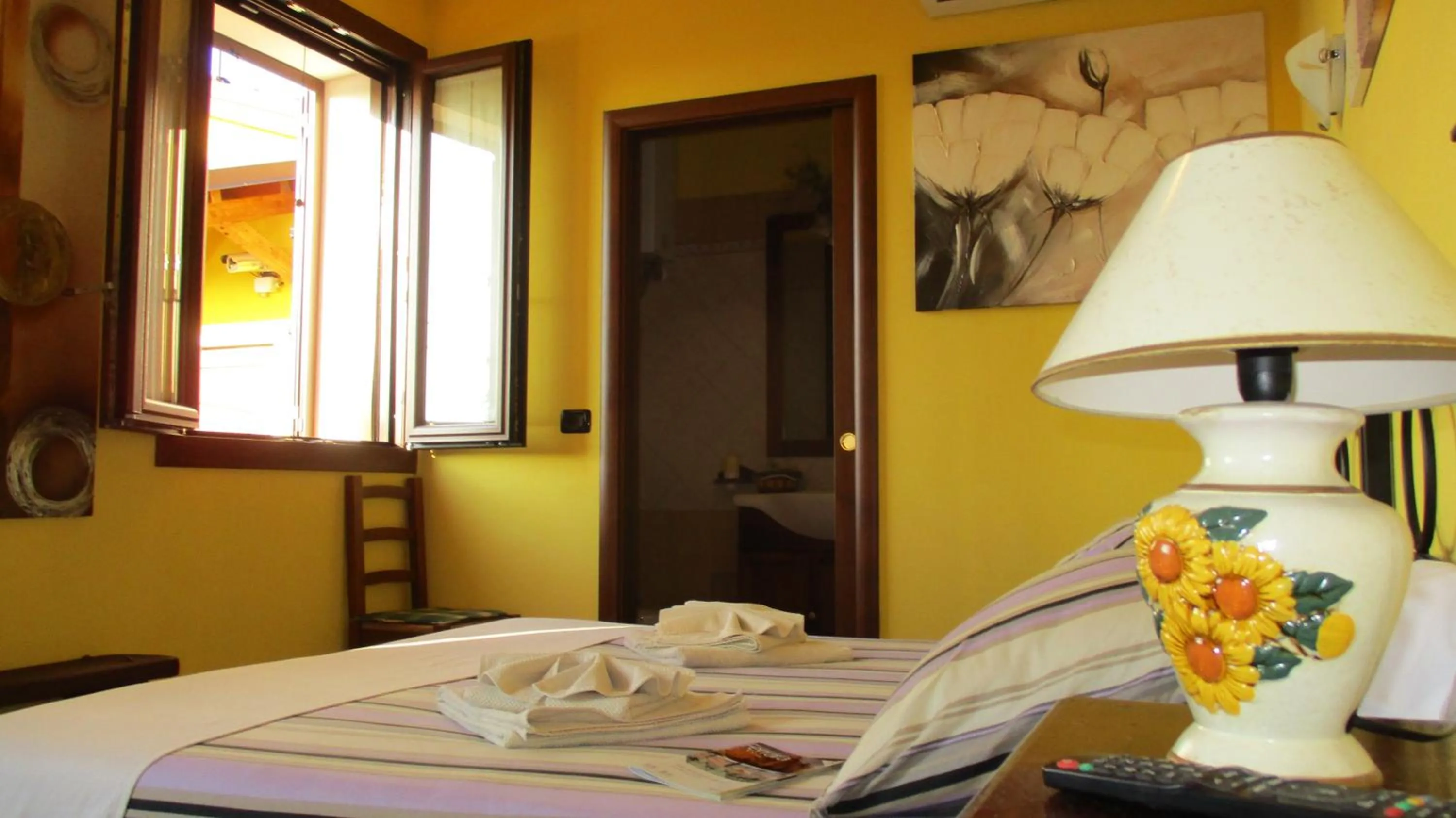 Photo of the whole room in Casa di Campagna B&B La Corte Ferrara
