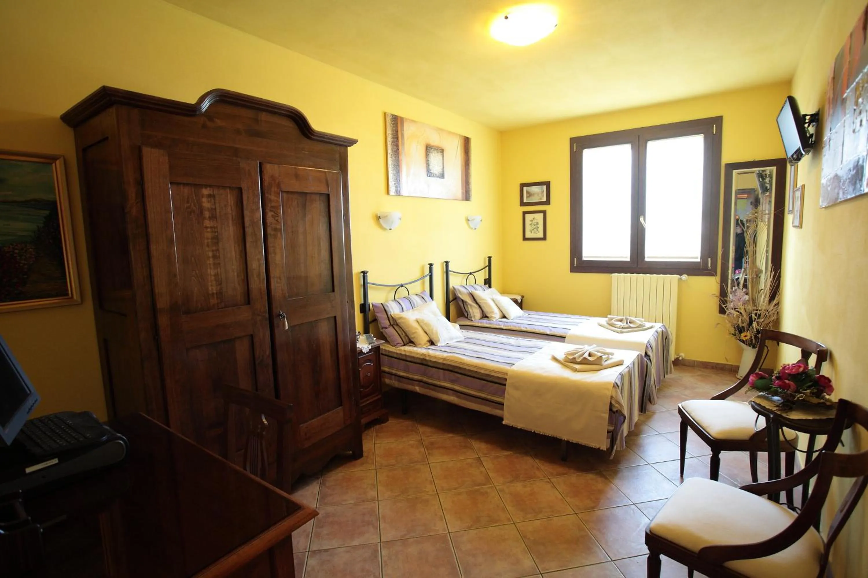 Photo of the whole room in Casa di Campagna B&B La Corte Ferrara