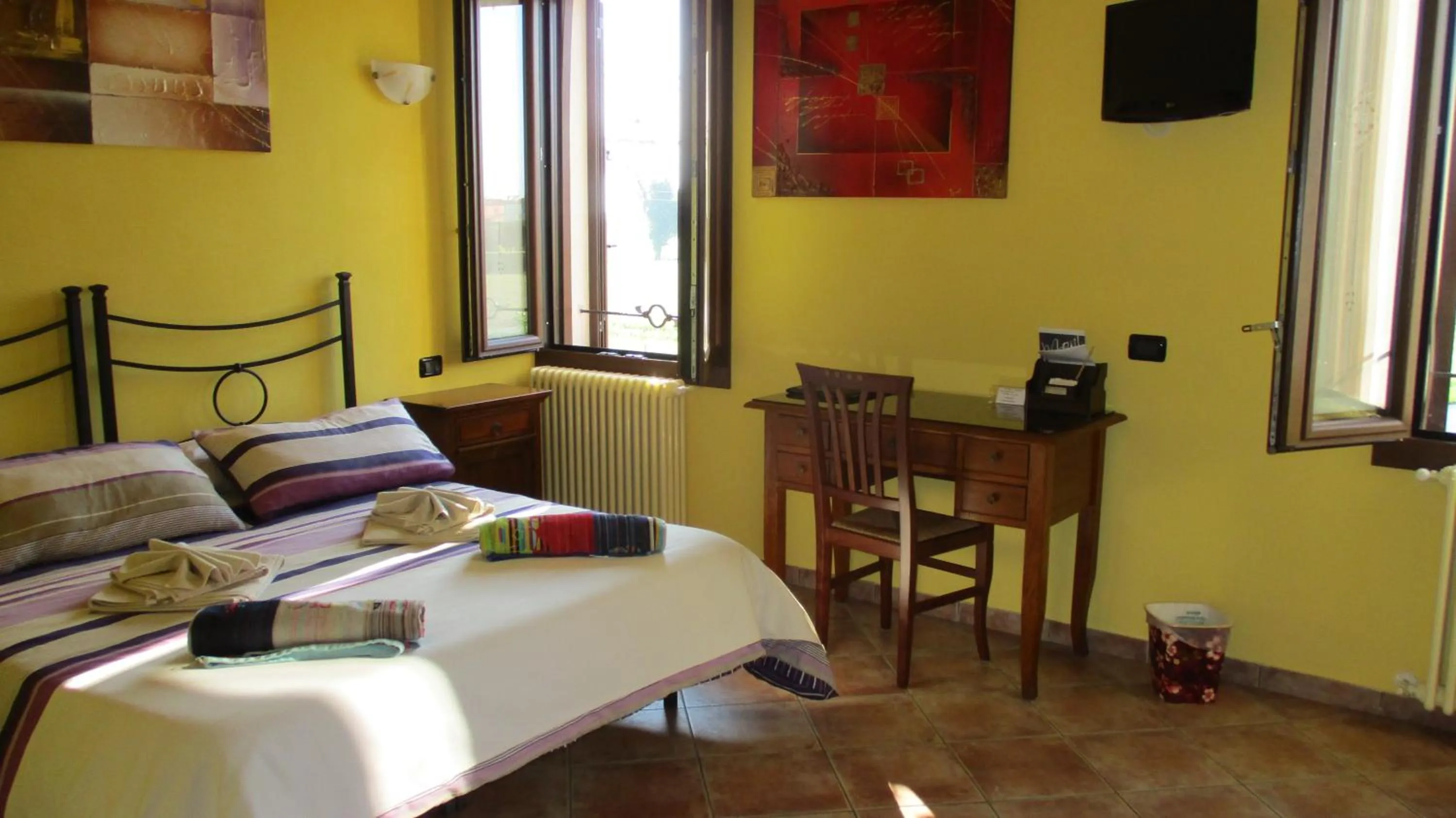 Photo of the whole room in Casa di Campagna B&B La Corte Ferrara
