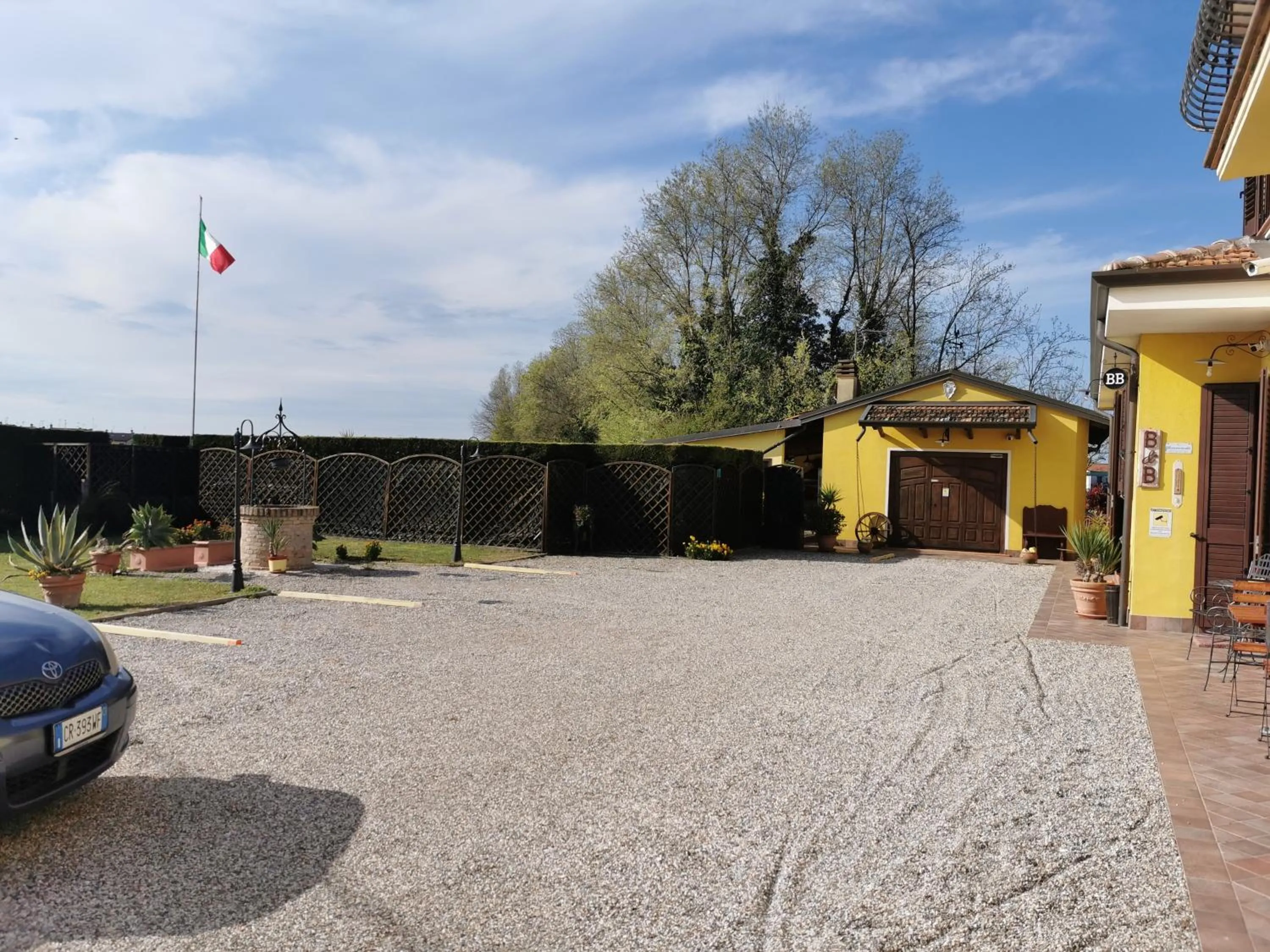 Parking in Casa di Campagna B&B La Corte Ferrara