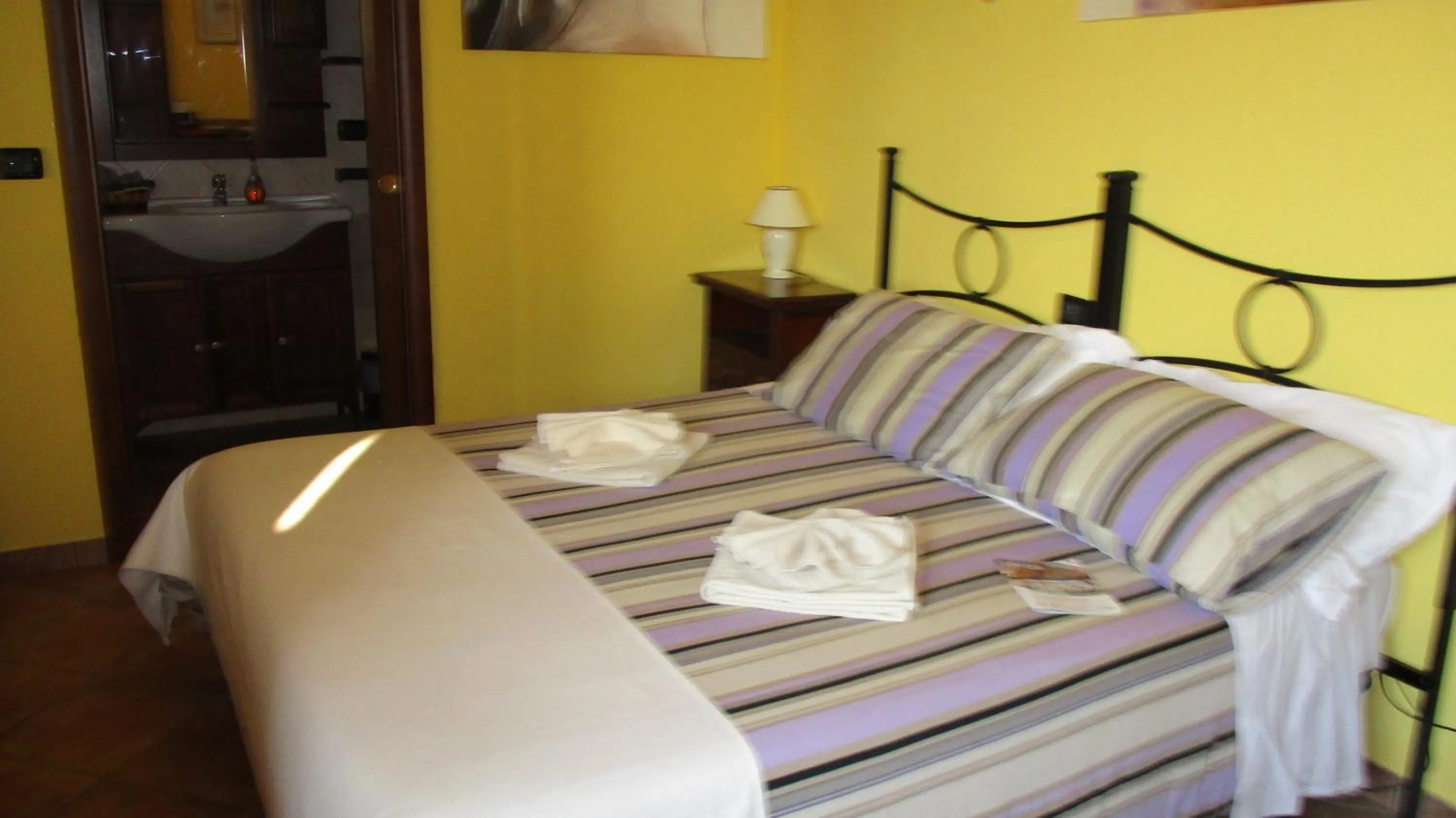 Photo of the whole room in Casa di Campagna B&B La Corte Ferrara