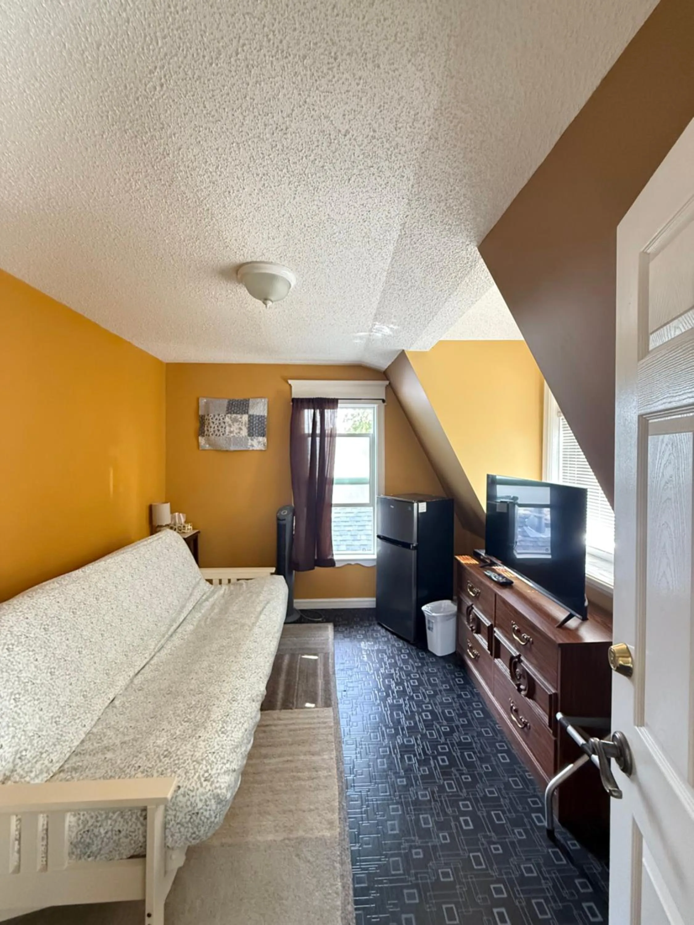 Bed in Heartwood Inn