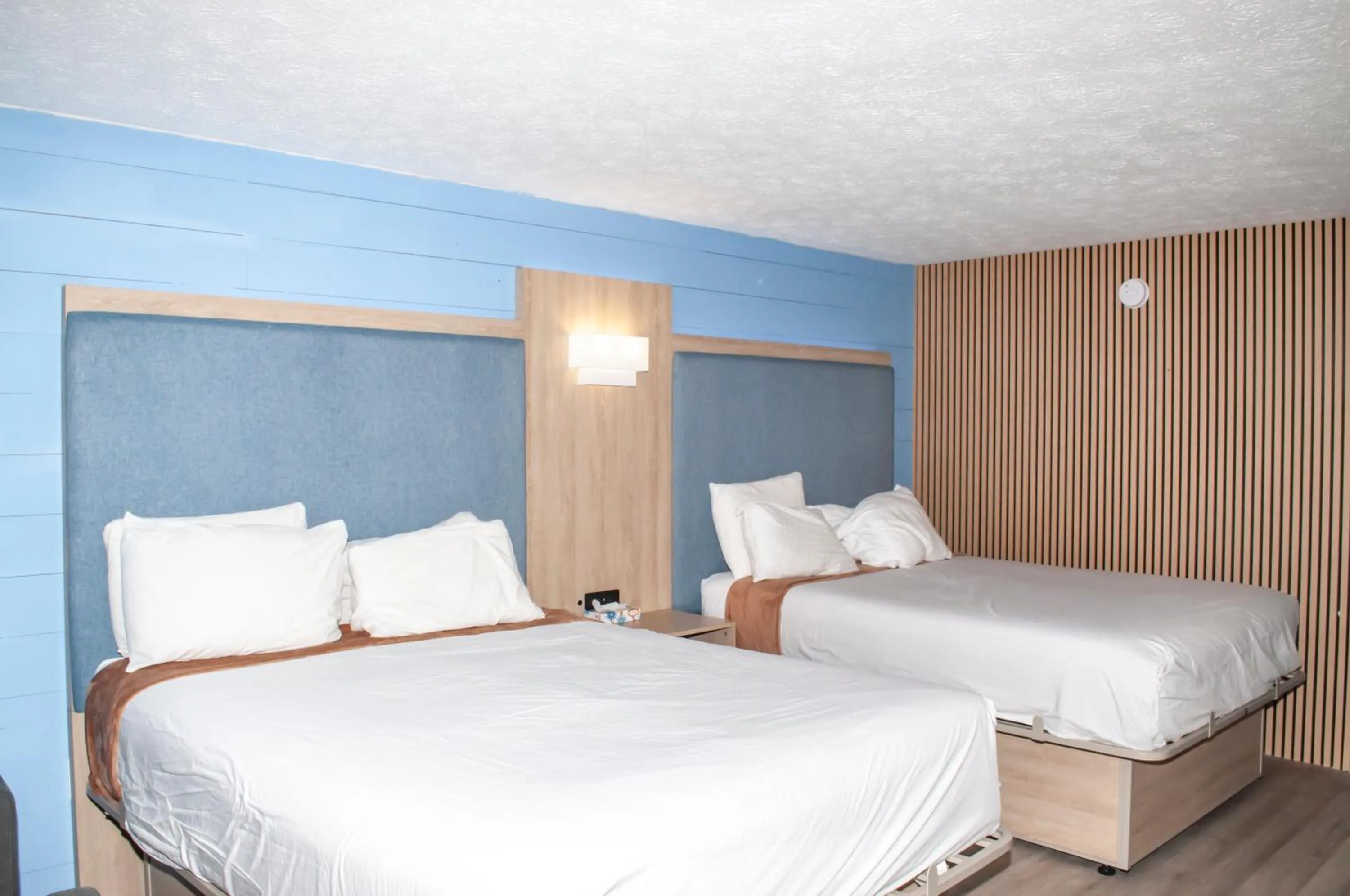 Bed in Sea View Motel