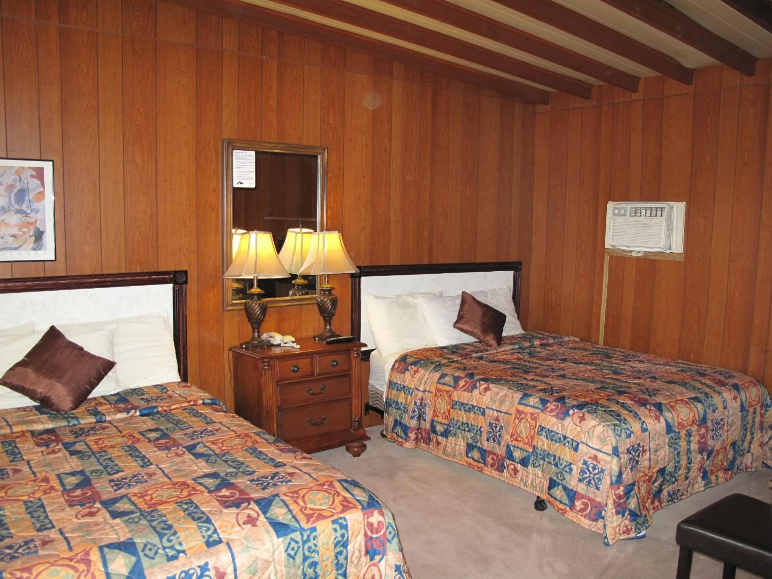 Photo of the whole room in Blue Mountain Motel