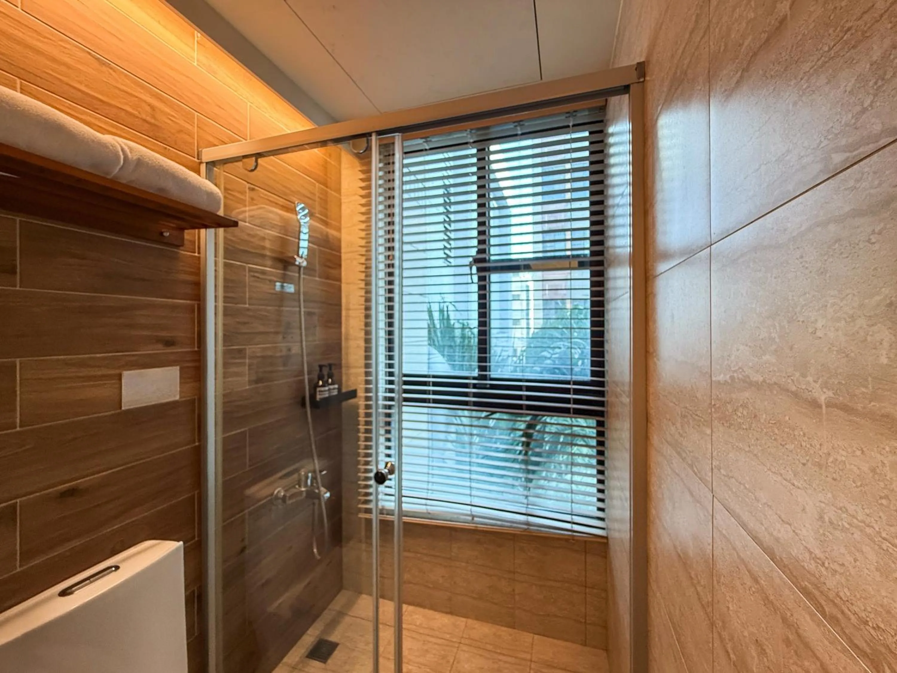 Shower in 嬉安平 Si Anping by Hotel Si