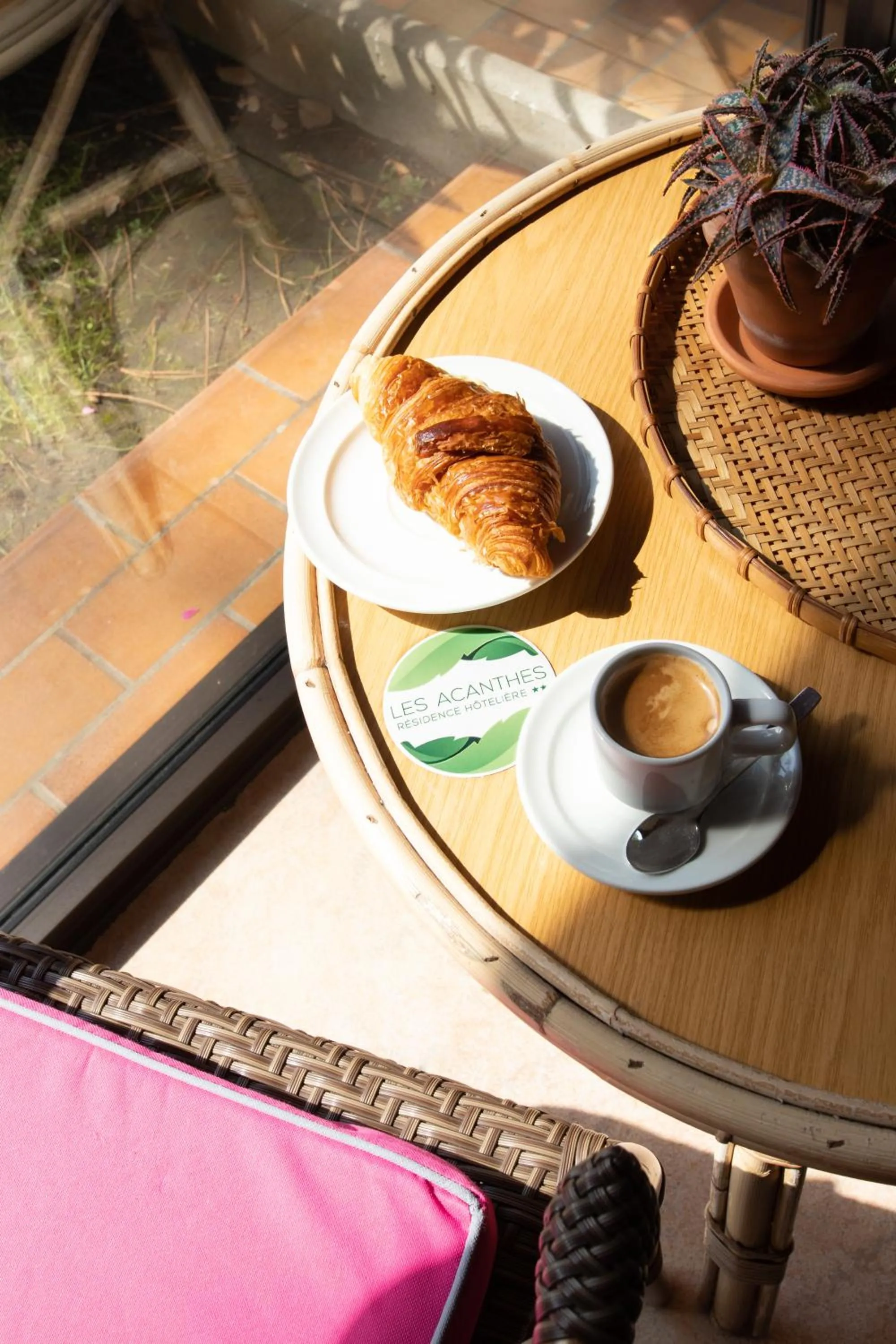 Breakfast in Résidence Hôtelière les Acanthes