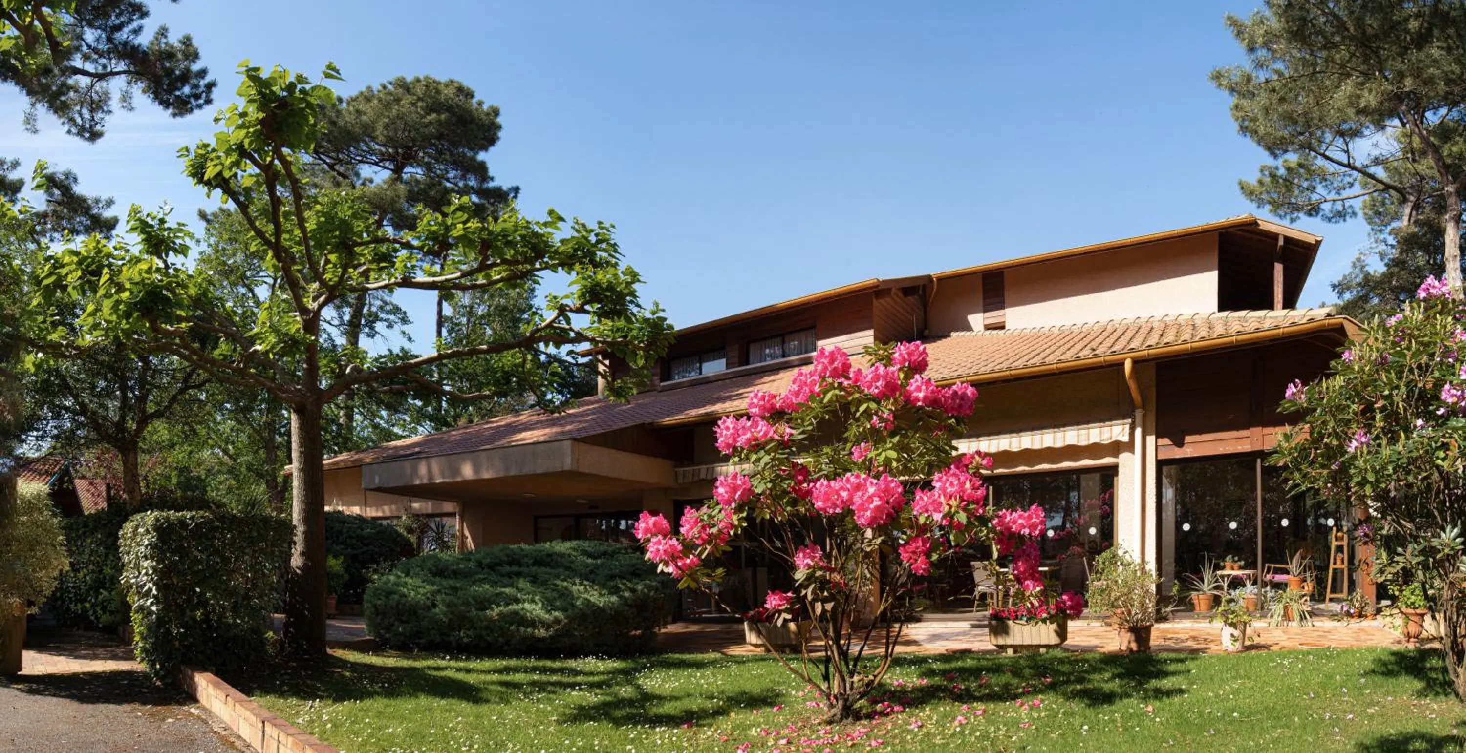 Property building in Résidence Hôtelière les Acanthes