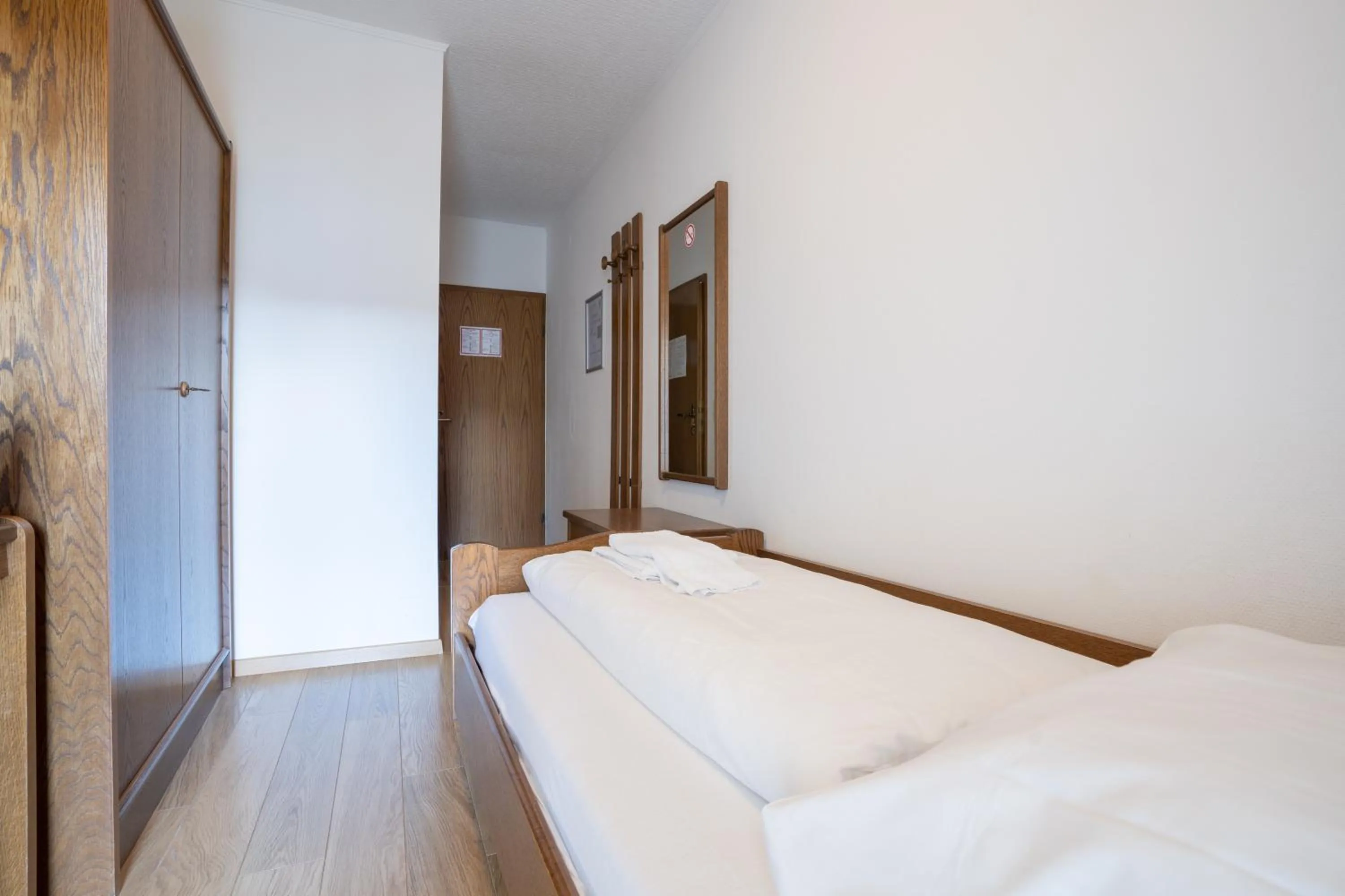 Bed in Mühlengarten by Relax Inn - Staffless with Self Check In & Free Parking