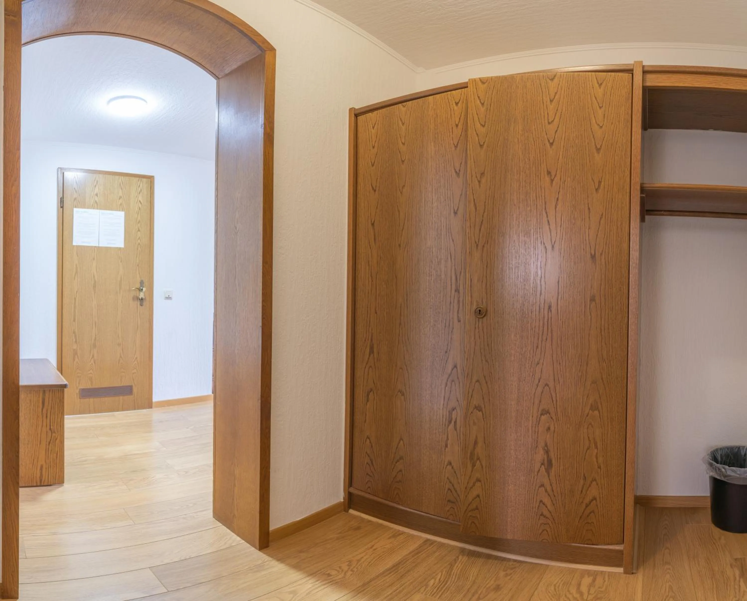 wardrobe in Mühlengarten by Relax Inn - Staffless with Self Check In & Free Parking
