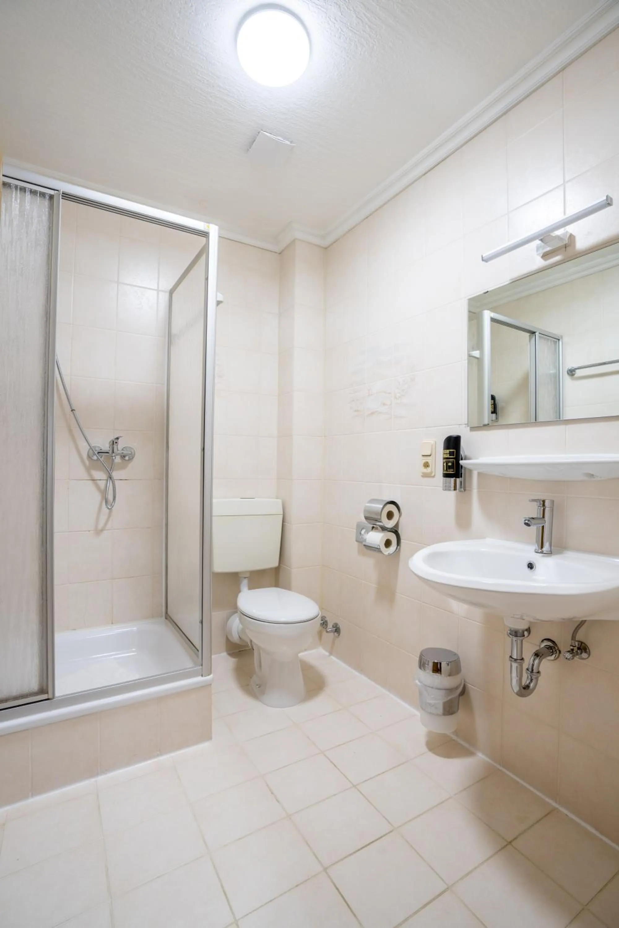 Bathroom in Mühlengarten by Relax Inn - Staffless with Self Check In & Free Parking