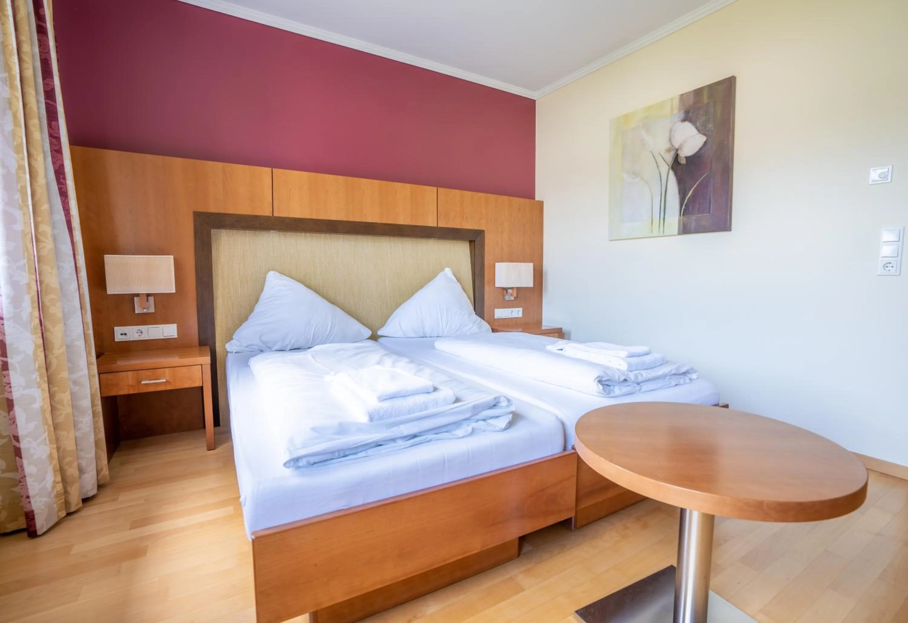 Photo of the whole room, Bed in Mühlengarten by Relax Inn - Staffless with Self Check In & Free Parking