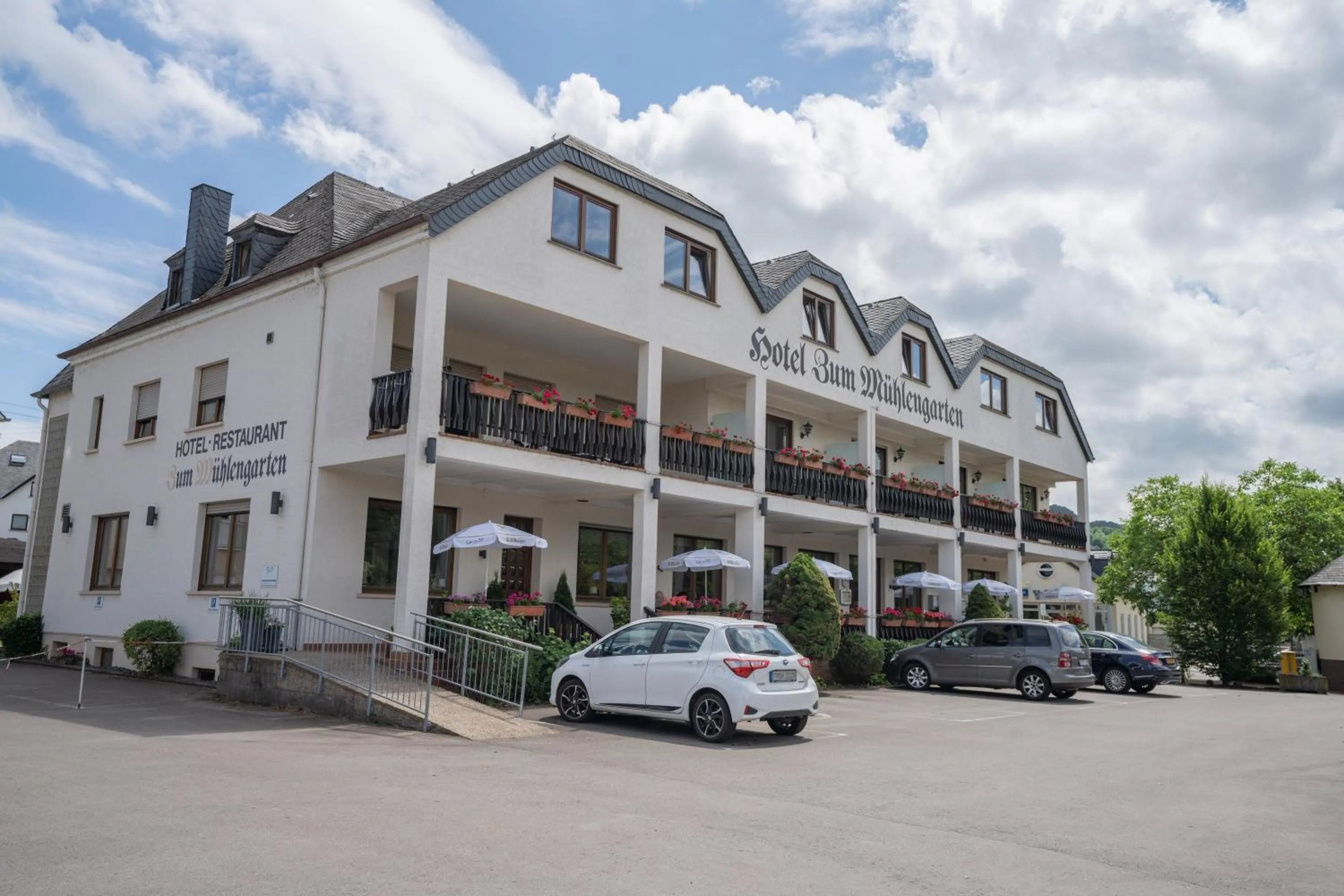Property building in Mühlengarten by Relax Inn - Staffless with Self Check In & Free Parking