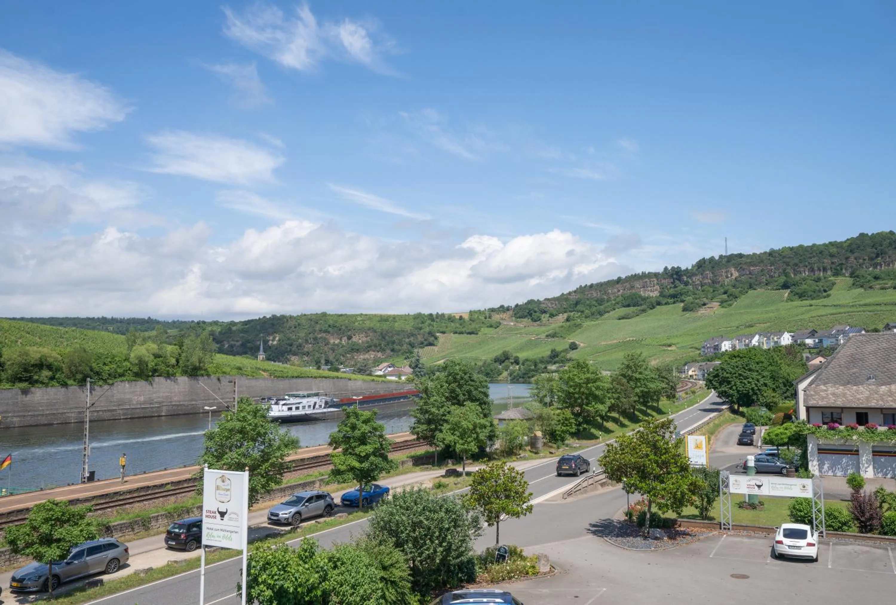 Property building in Mühlengarten by Relax Inn - Staffless with Self Check In & Free Parking