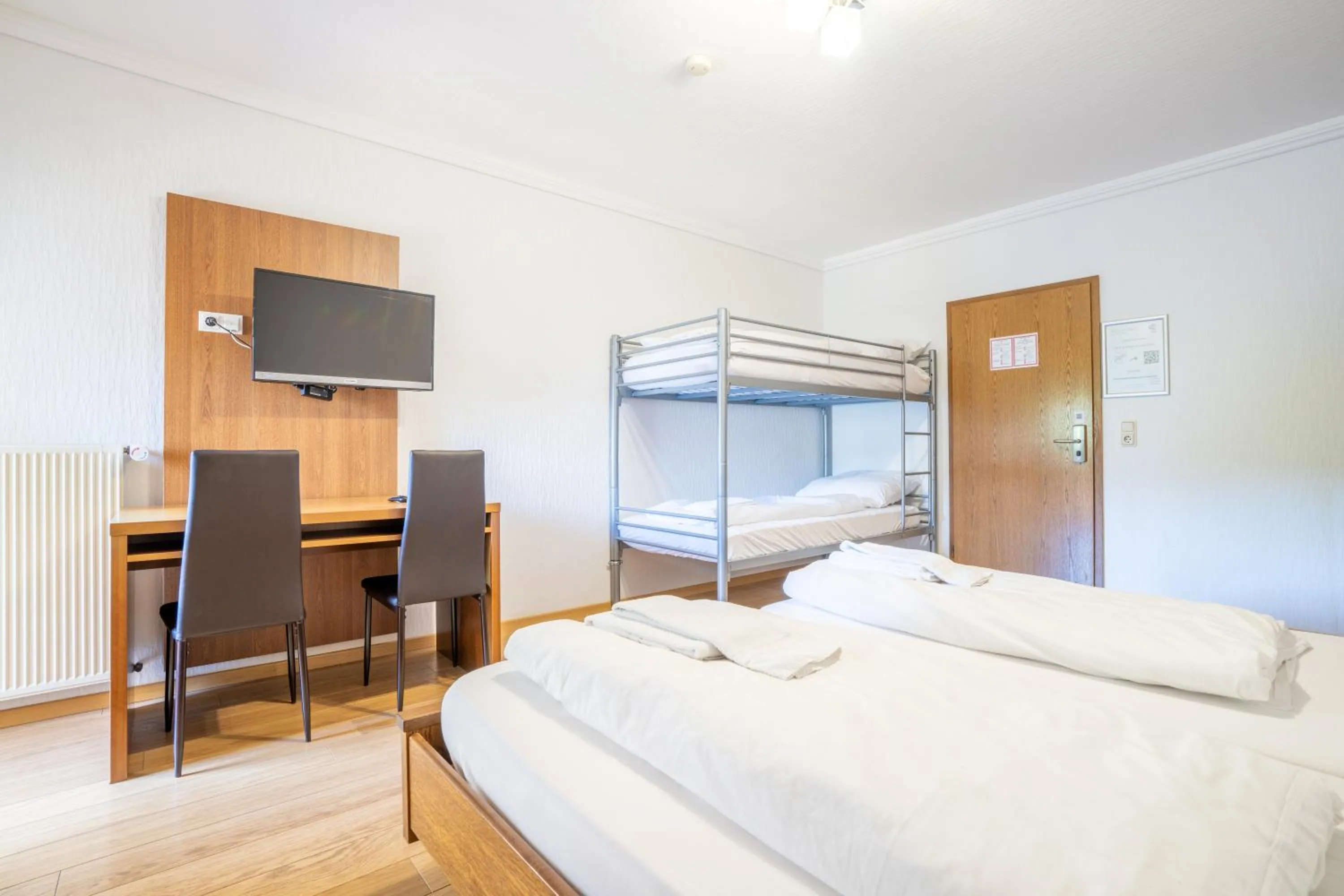 Bed in Mühlengarten by Relax Inn - Staffless with Self Check In & Free Parking