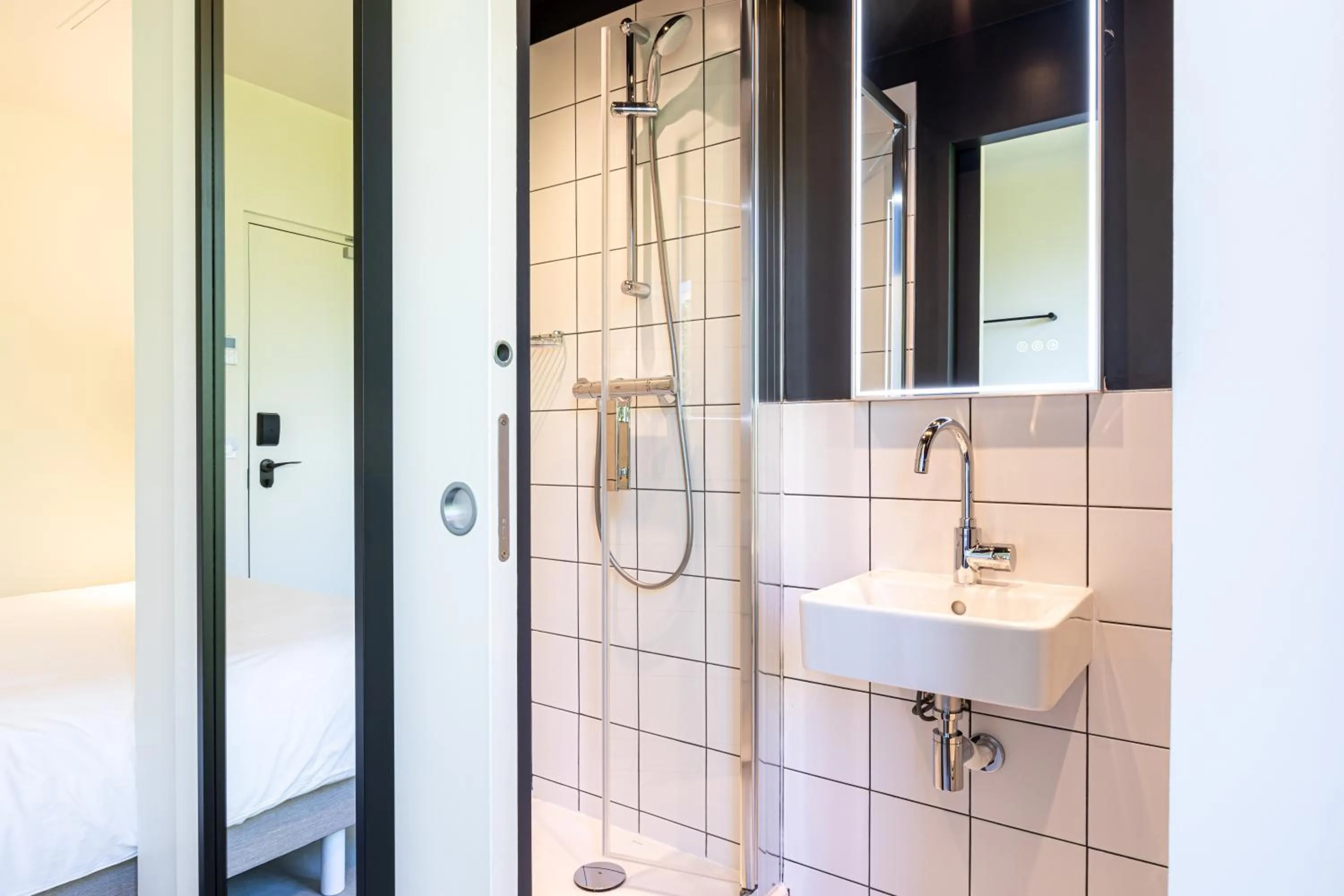 Bathroom in Graphik Montparnasse