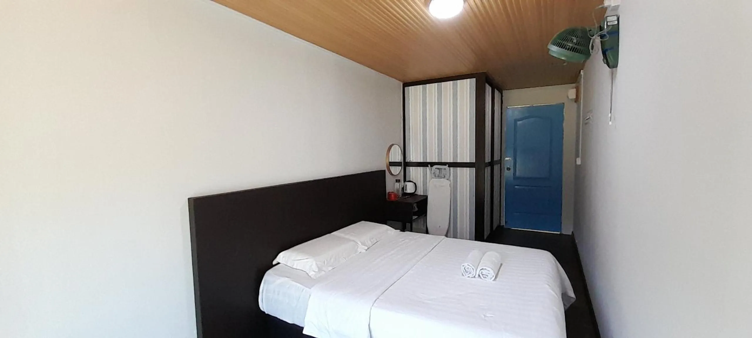 Bed in Wind Valley Farmstay