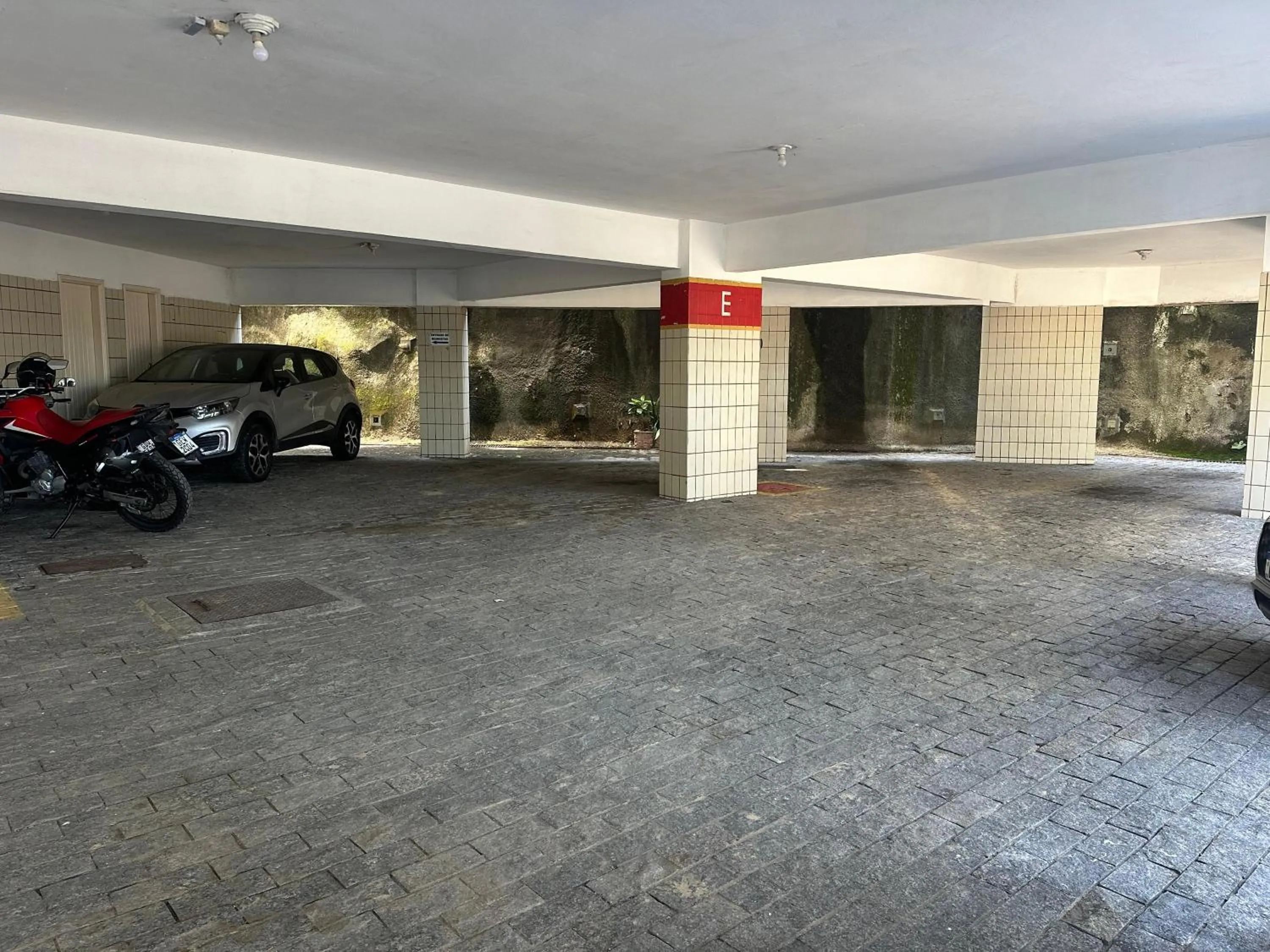 Parking in Flat Itararé Tower Beach