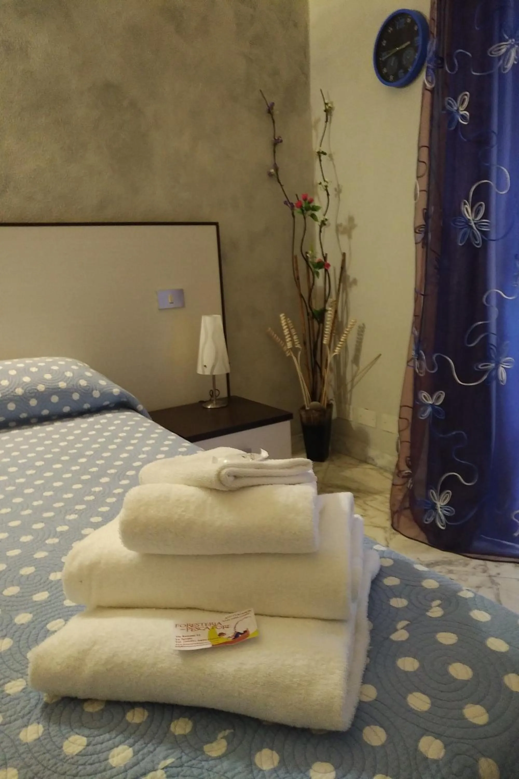 towels, Bed in Foresteria Del Pescatore