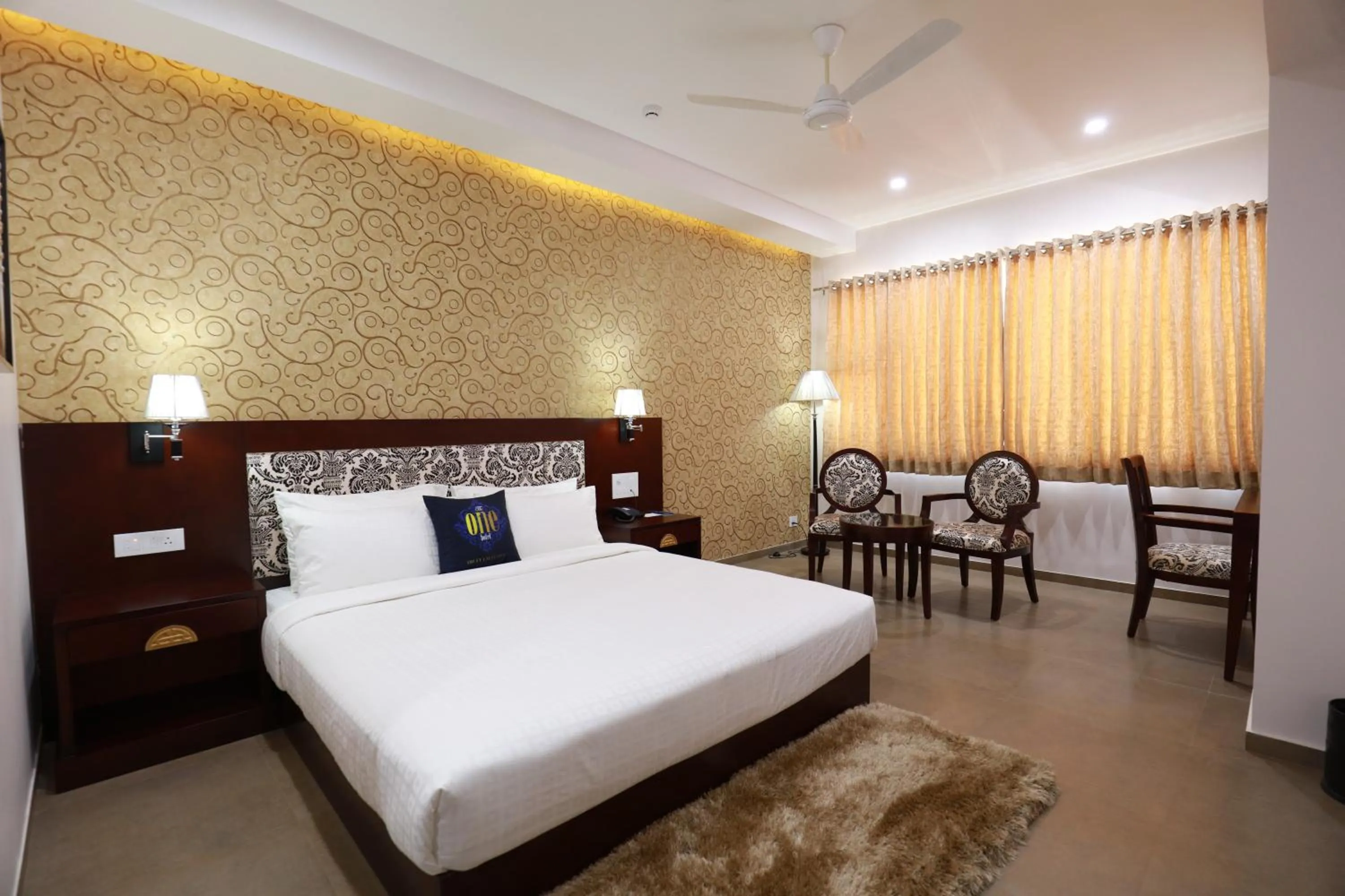 Photo of the whole room, Bed in The One Hotel