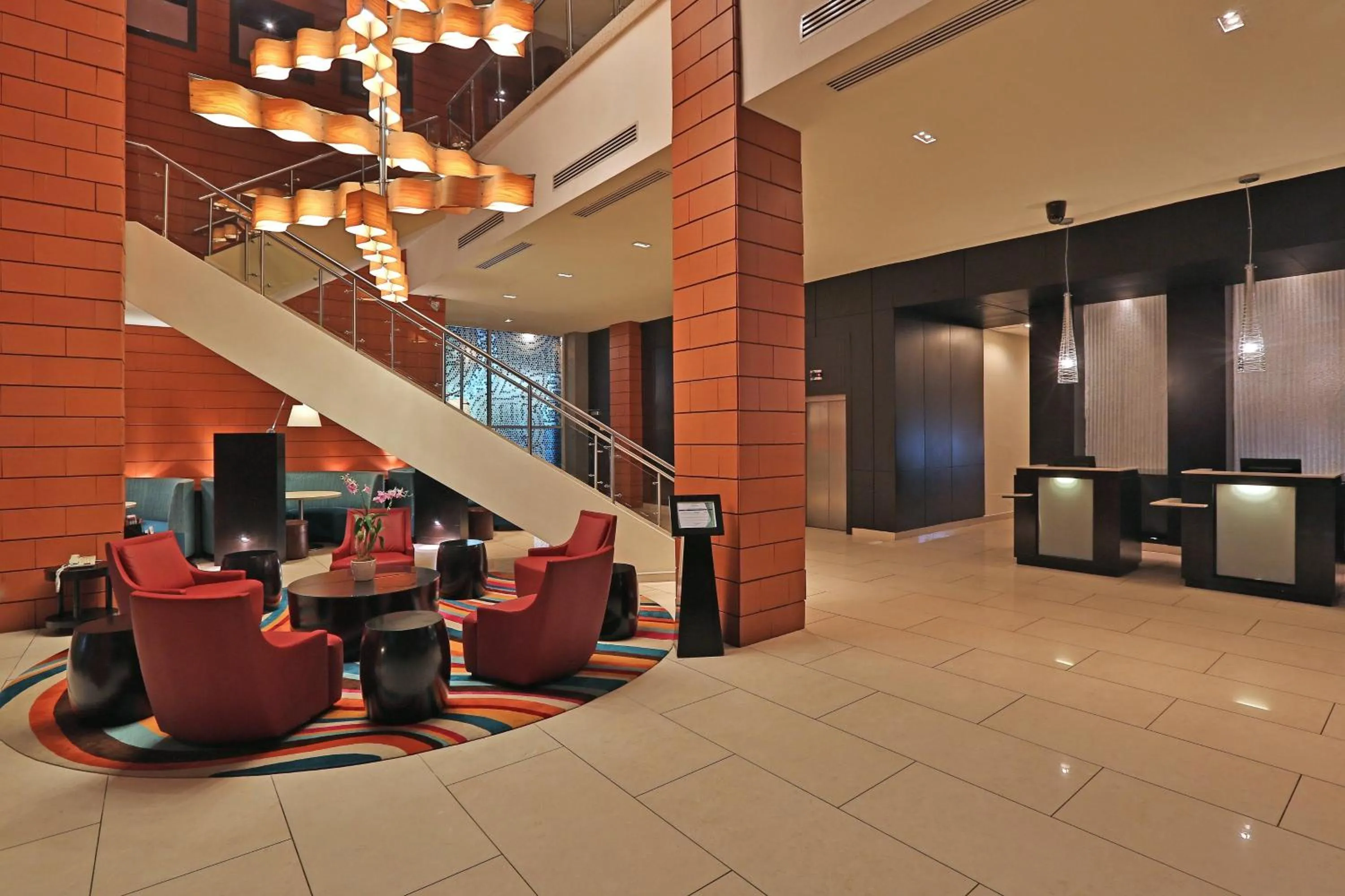 Lobby or reception in Courtyard by Marriott Panama Multiplaza Mall