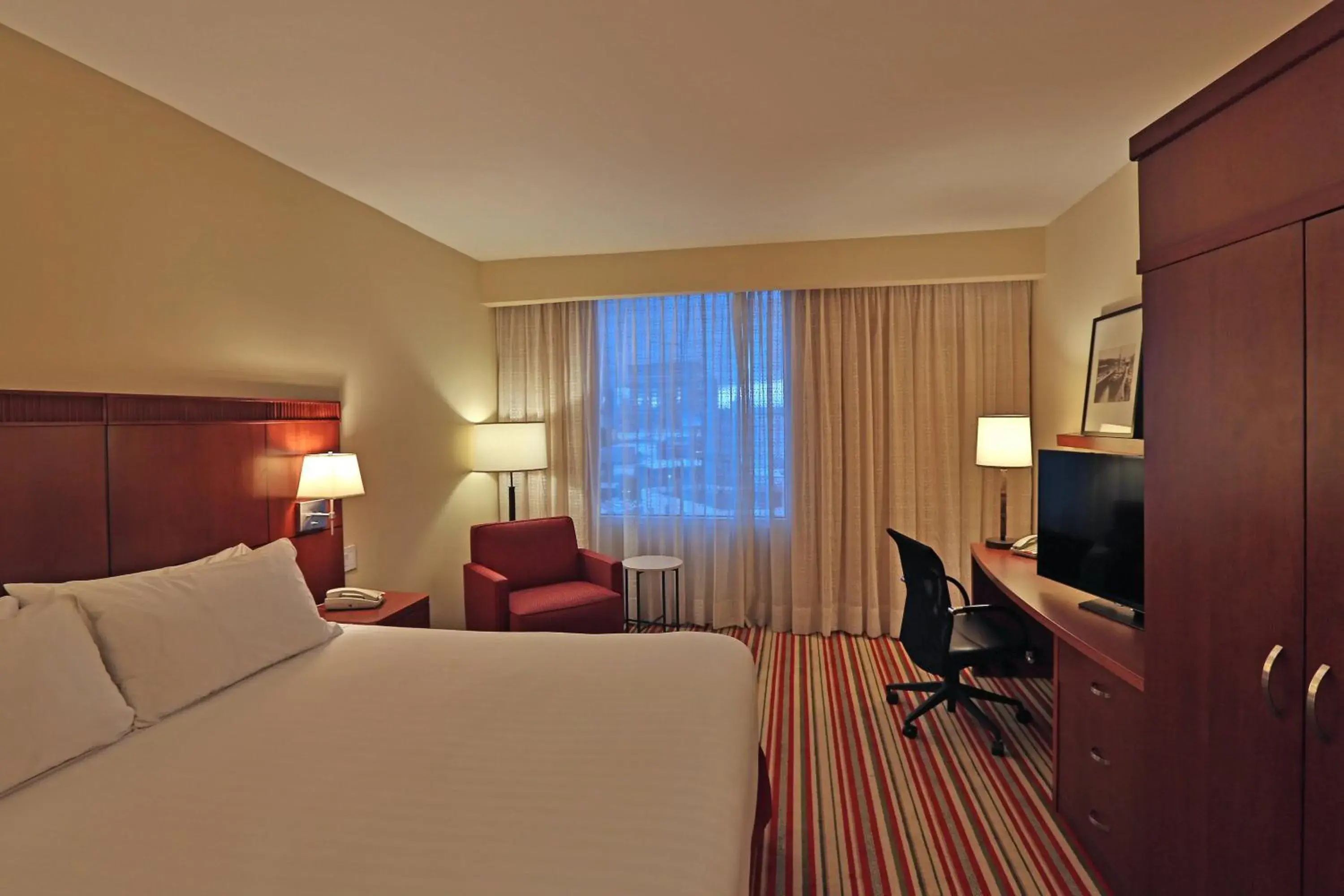 King Room in Courtyard by Marriott Panama Multiplaza Mall King Room in Courtyard by Marriott Panama Multiplaza Mall