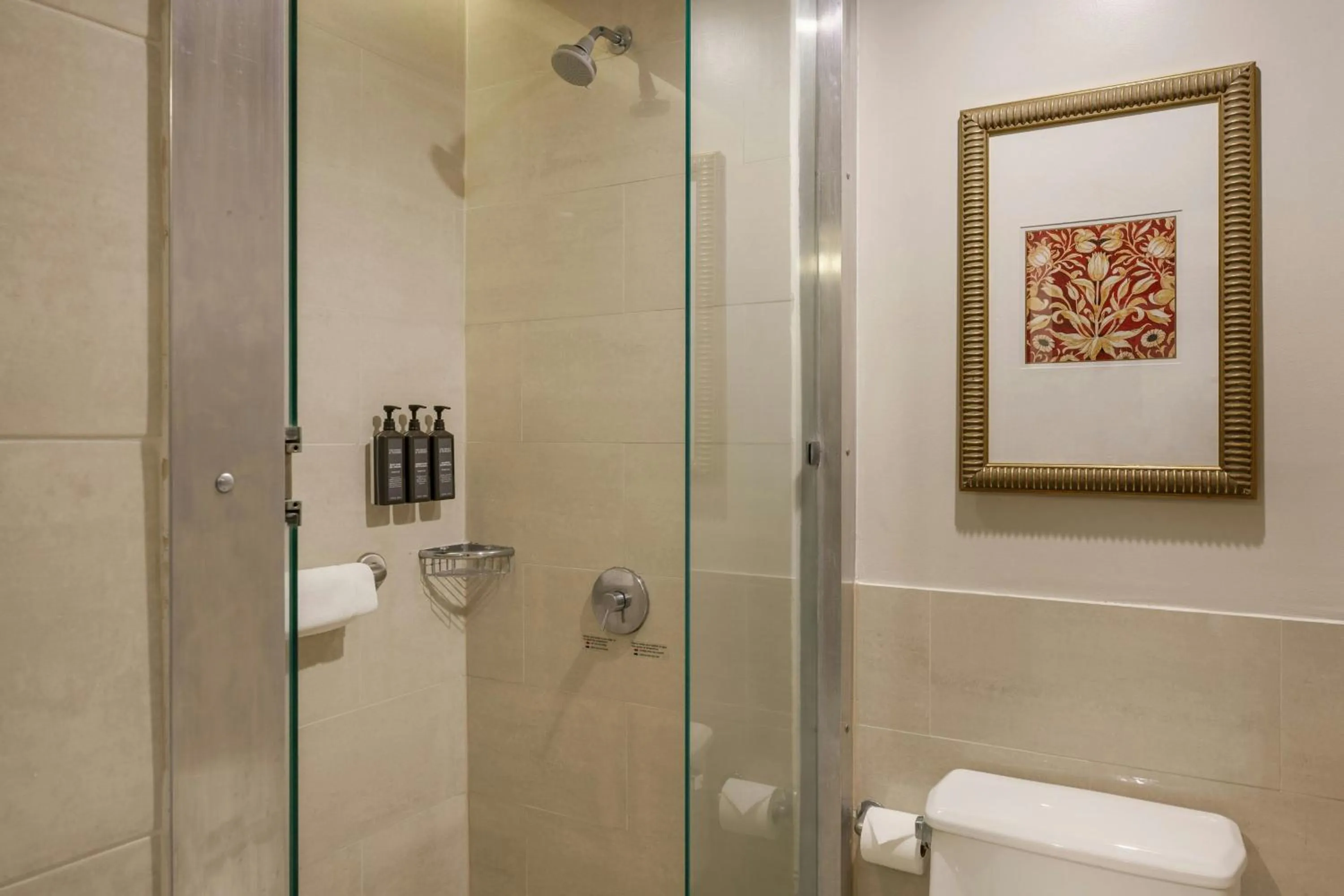 Bathroom in Courtyard by Marriott Panama Multiplaza Mall