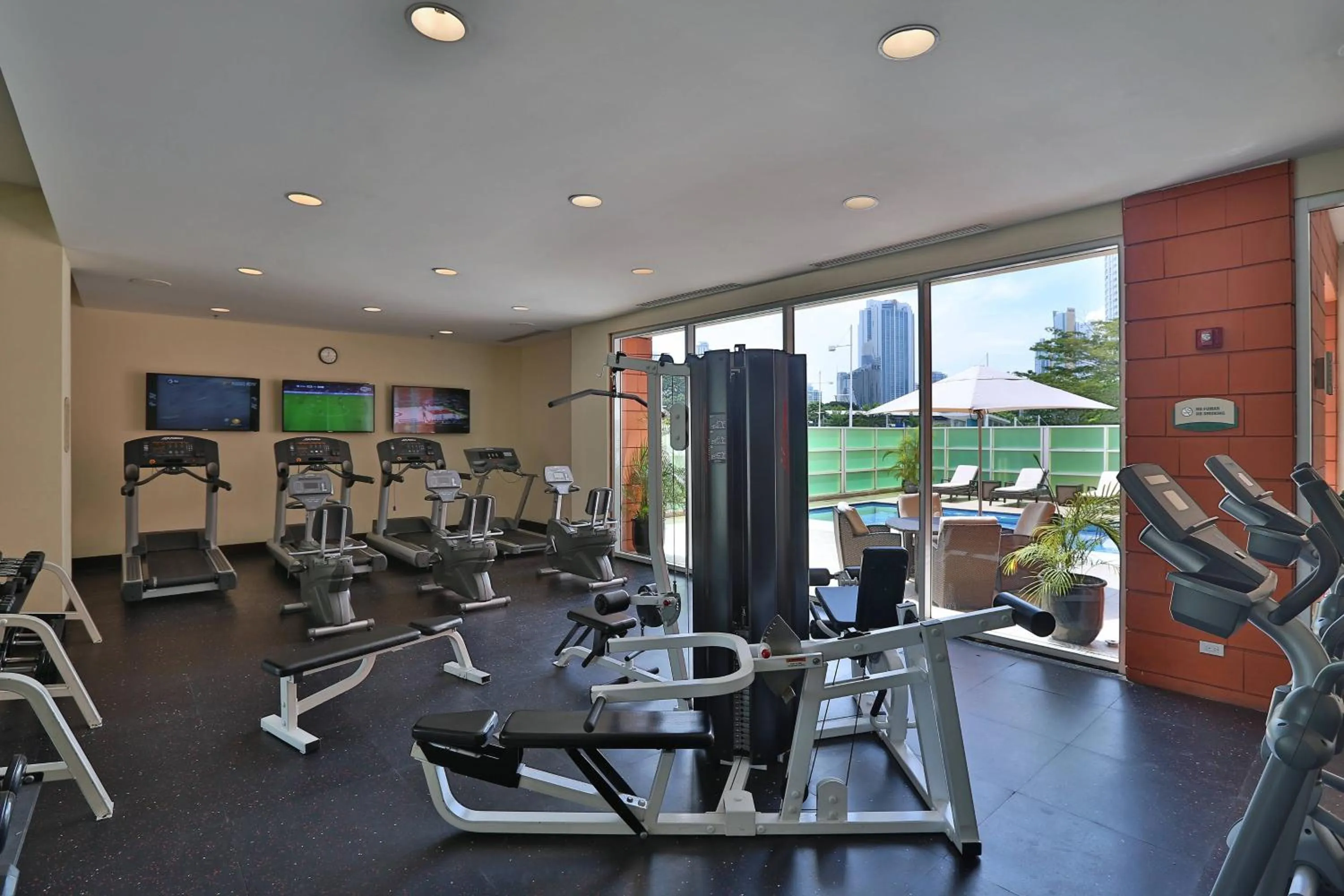 Fitness centre/facilities in Courtyard by Marriott Panama Multiplaza Mall