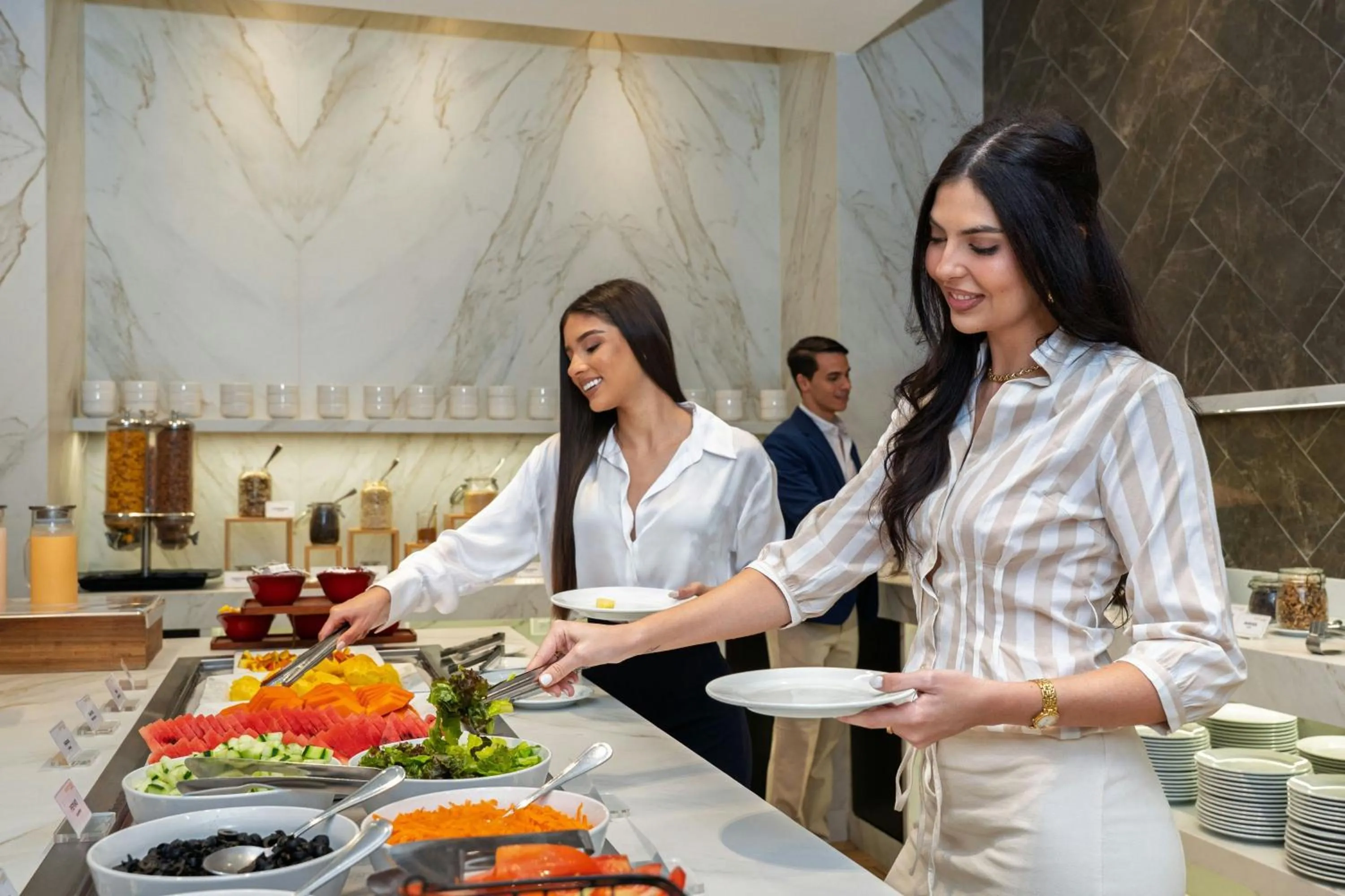 Restaurant/places to eat in Courtyard by Marriott Panama Multiplaza Mall