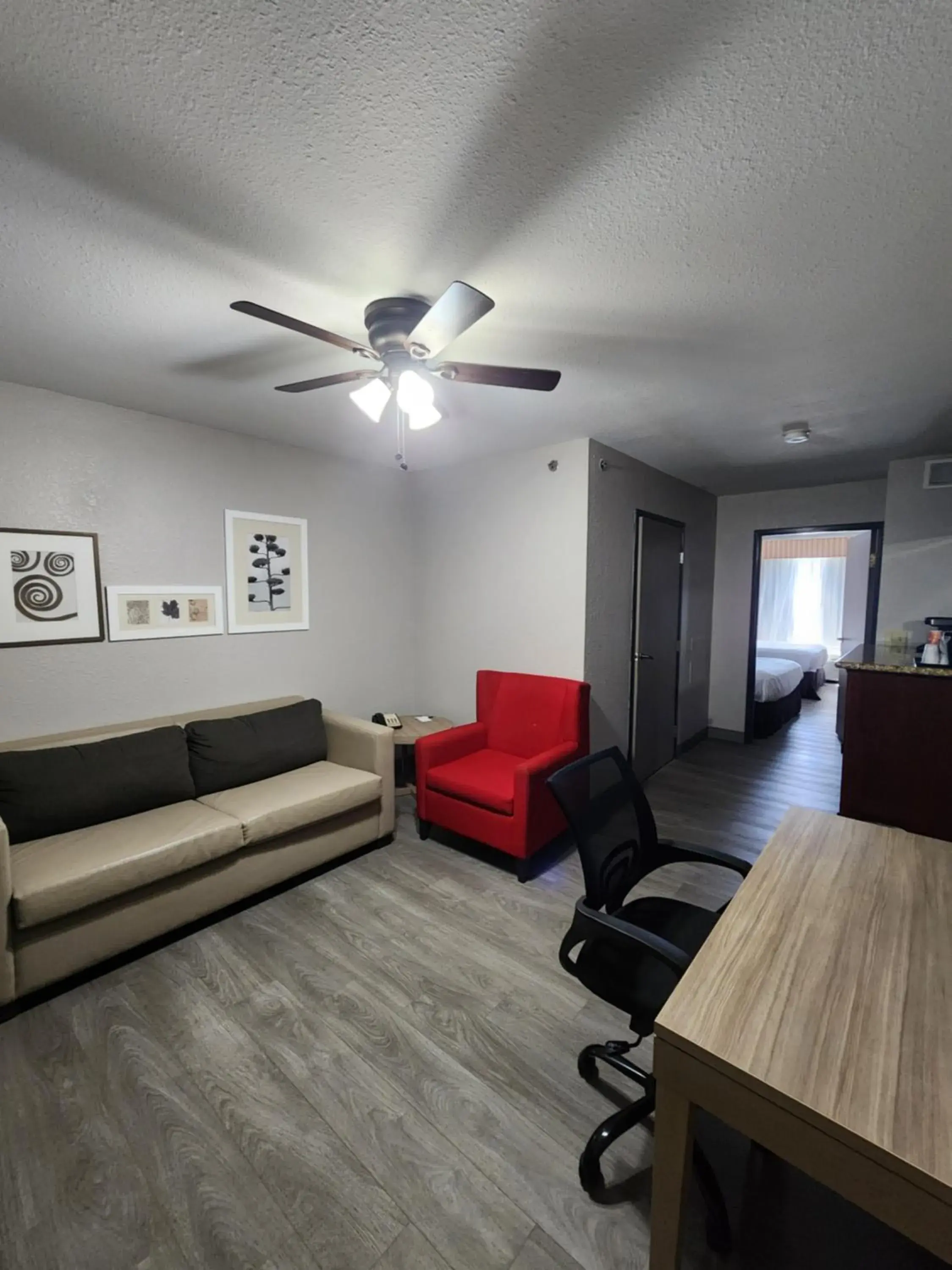 One-Bedroom Suite with Two Queen Beds - Non-Smoking in Country Inn & Suites by Radisson, Topeka West, KS One-Bedroom Suite with Two Queen Beds - Non-Smoking in Country Inn & Suites by Radisson, Topeka West, KS