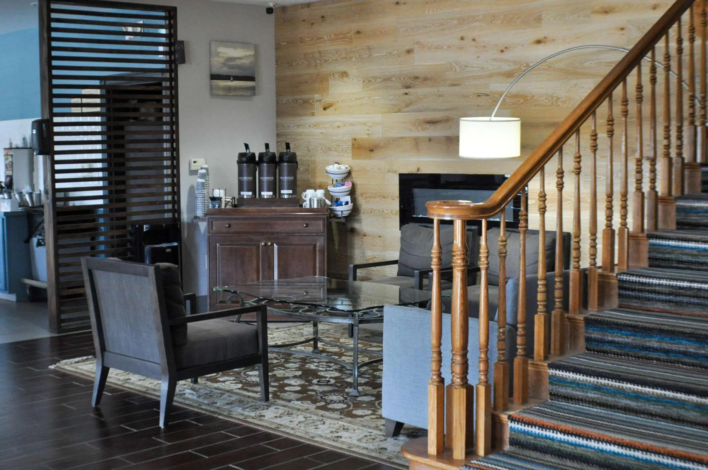 Lobby or reception in Country Inn & Suites by Radisson, Topeka West, KS